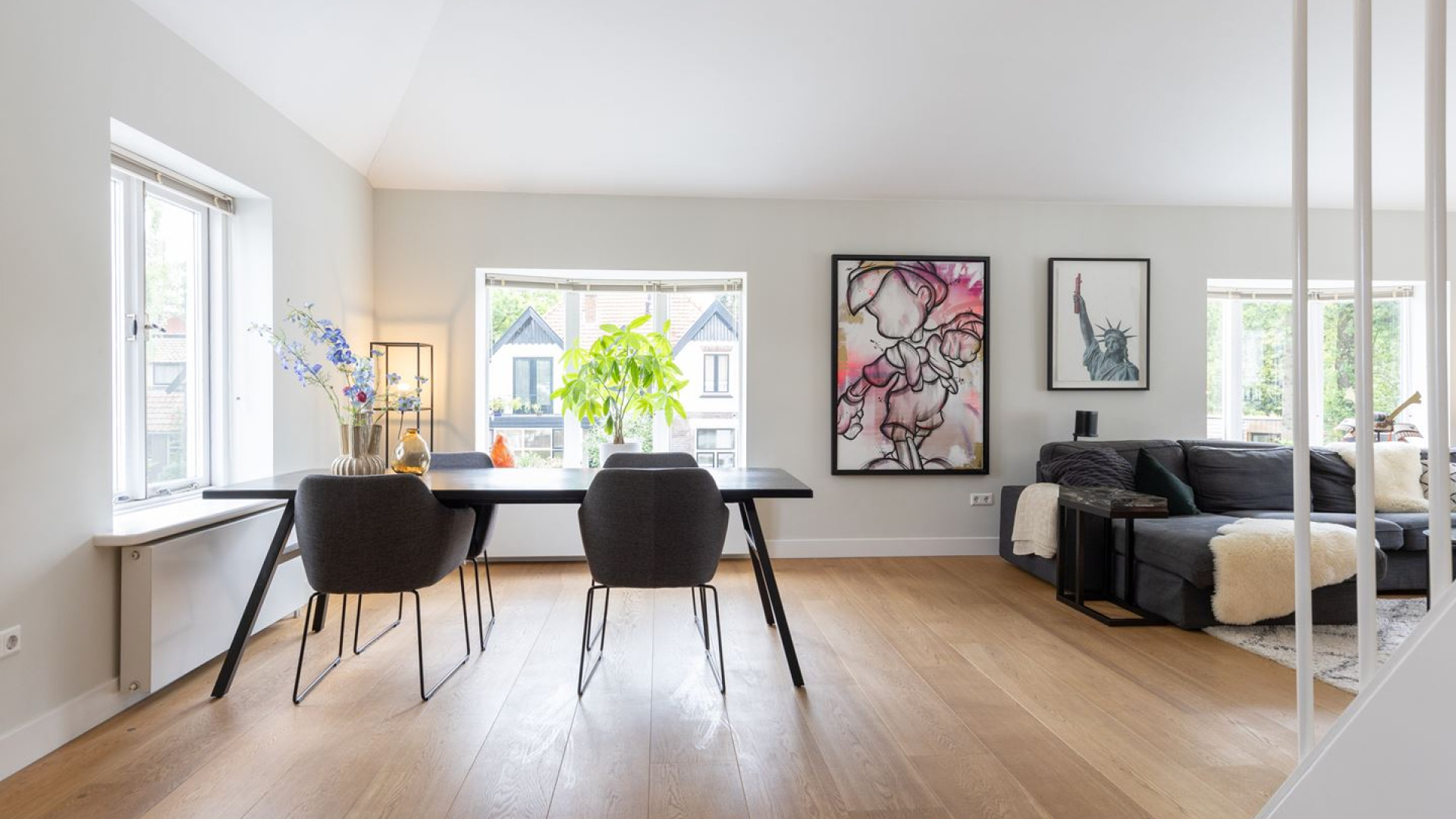 Q Music DJ Bram Krikke zet zijn luxe appartement met waanzinnig dakterras te koop. Zie foto's 7