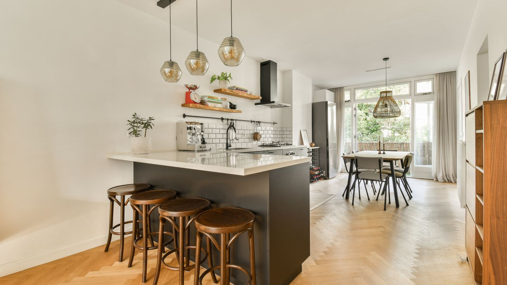 SBS aanwinst Malou Petter koopt dit leuke Amsterdamse appartement. Zie foto's 4