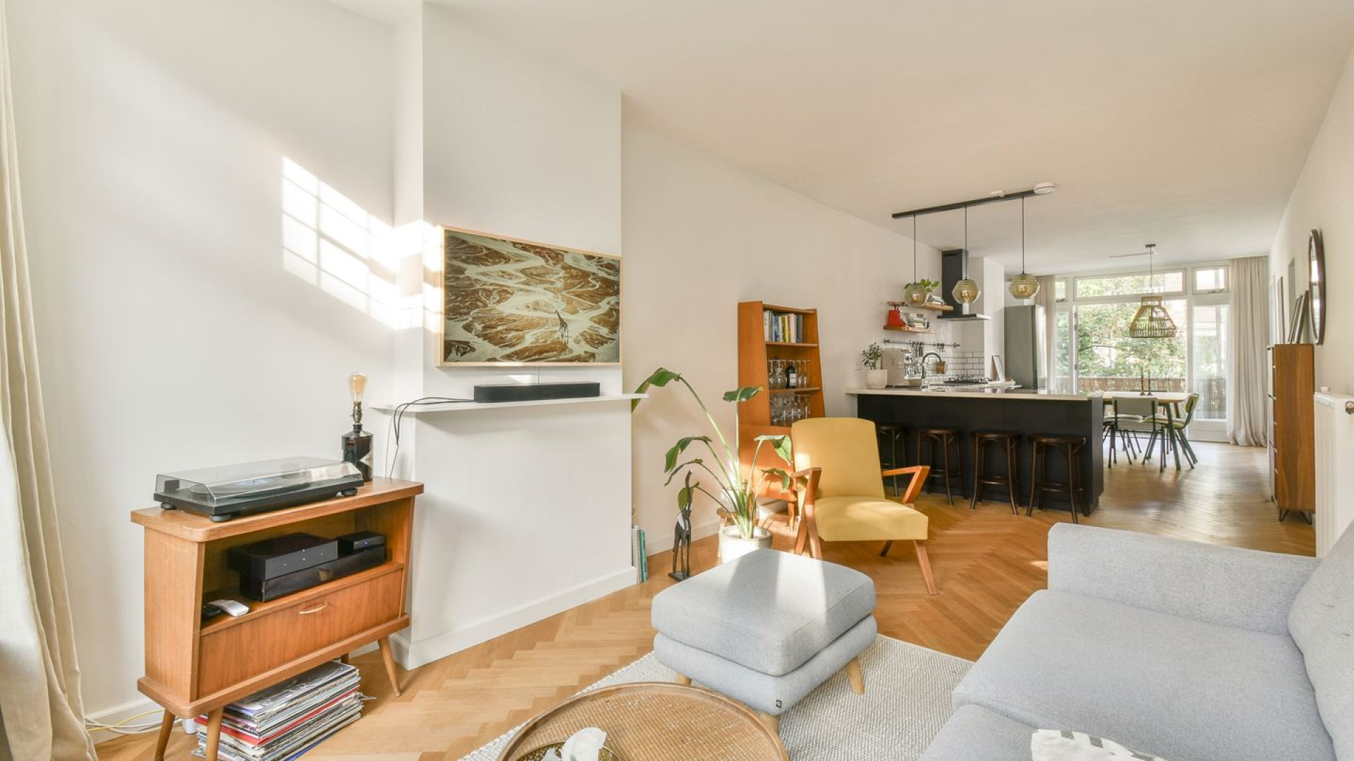 SBS aanwinst Malou Petter koopt dit leuke Amsterdamse appartement. Zie foto's 5