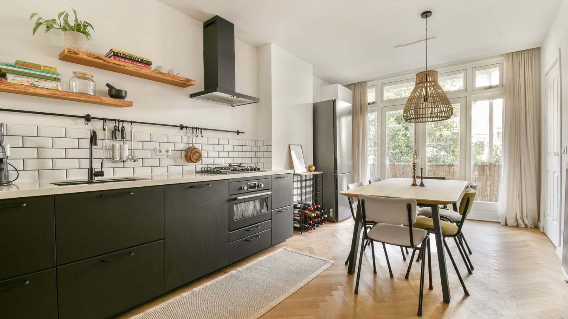 SBS aanwinst Malou Petter koopt dit leuke Amsterdamse appartement. Zie foto's 6