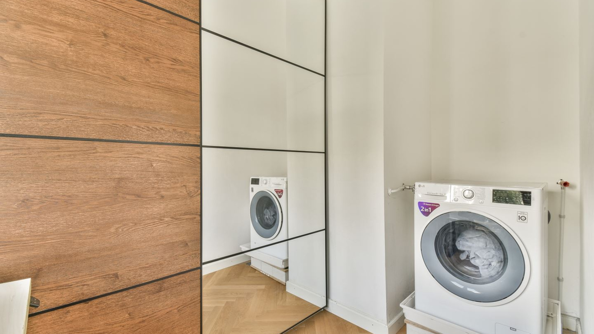 SBS aanwinst Malou Petter koopt dit leuke Amsterdamse appartement. Zie foto's 11