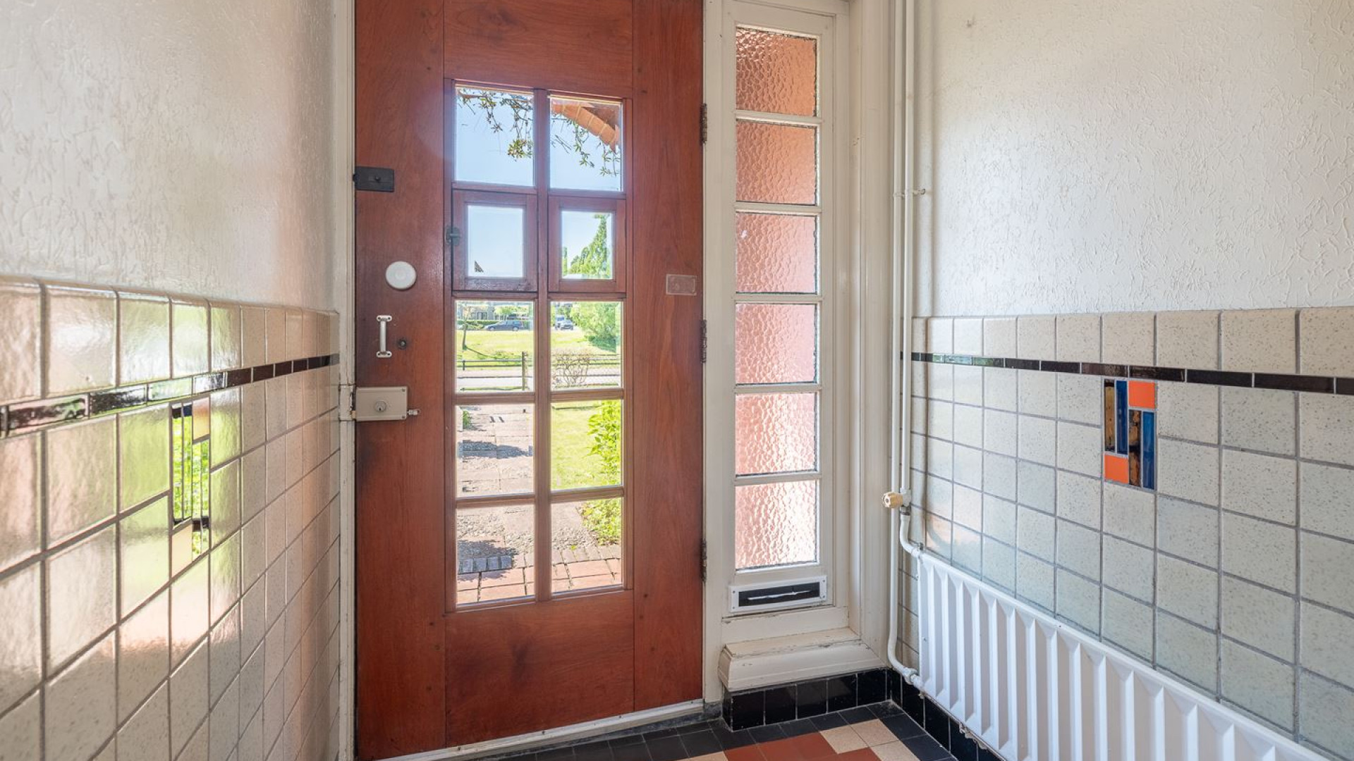 Jort Kelder zet herenhuis in Hilversum van overleden vader te koop . Zie foto's 5