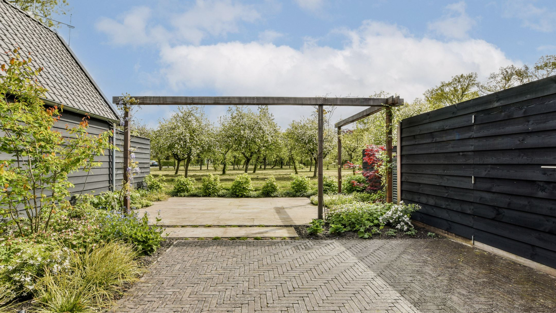 VERKOCHT: Minister Sophie Hermans heeft tonnen euro's winst gemaakt op de verkoop van haar woning. Zie foto's 3