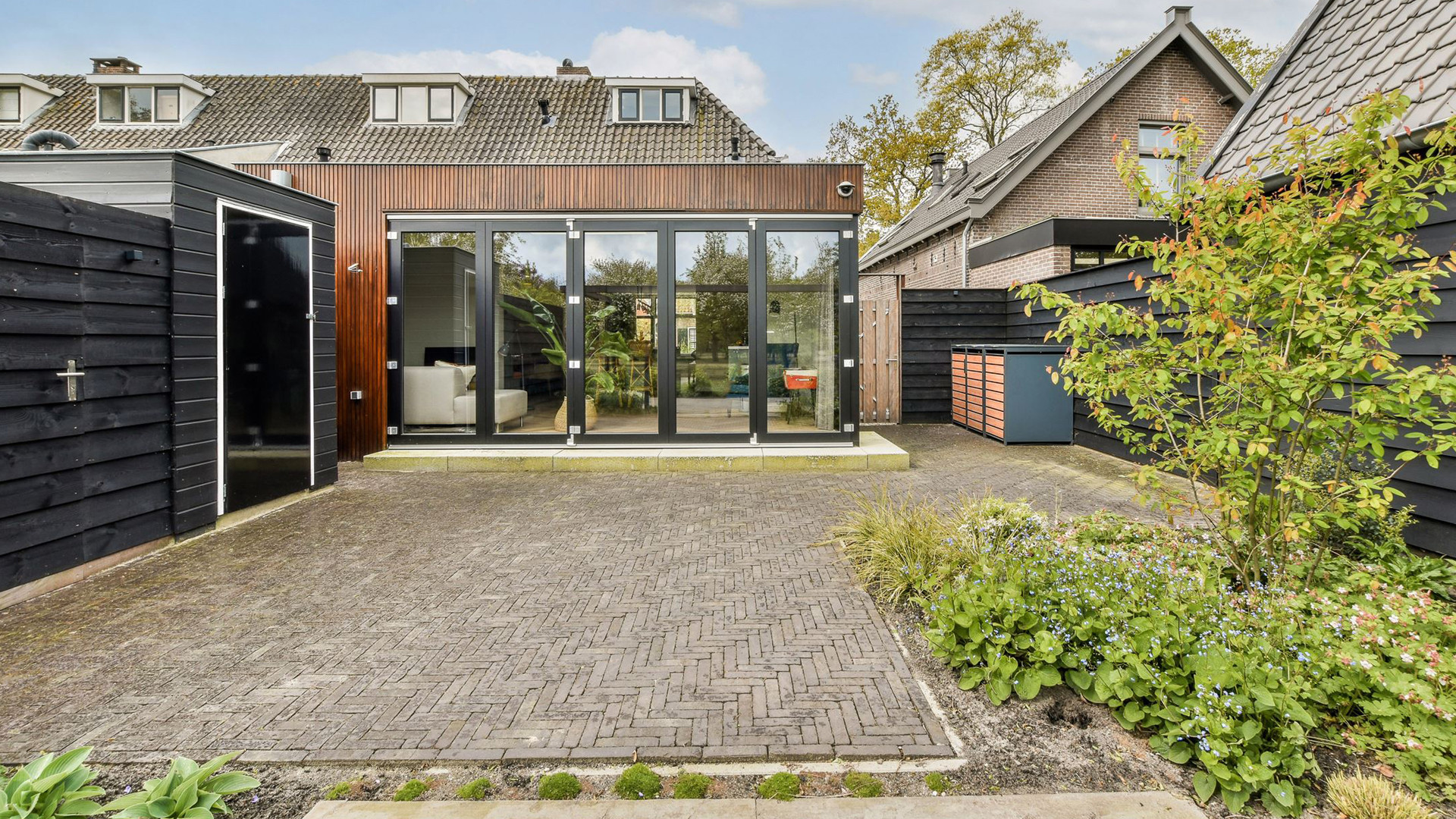 VERKOCHT: Minister Sophie Hermans heeft tonnen euro's winst gemaakt op de verkoop van haar woning. Zie foto's 25