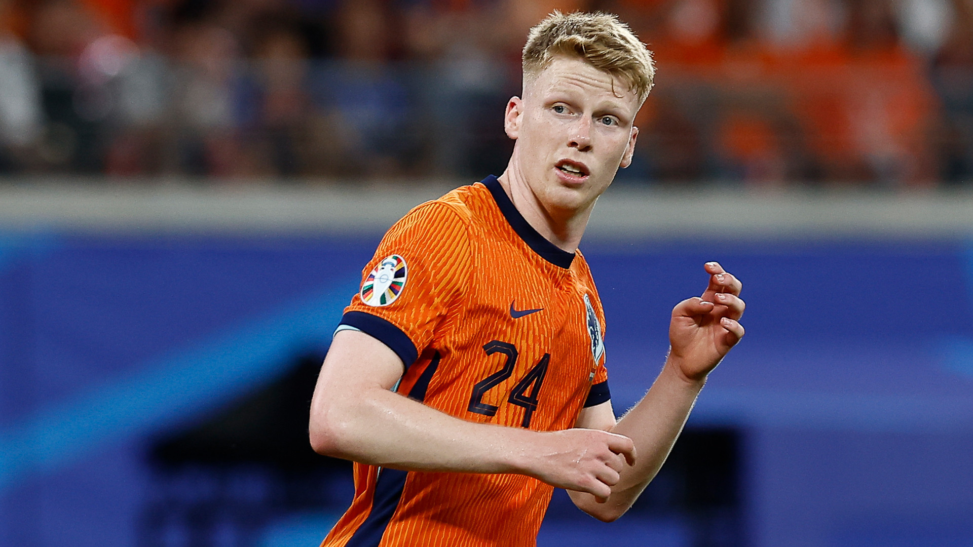 Nederlands Elftal en PSV speler Jerdy Schouten koopt deze prachtige villa met verwarmd zwembad. Zie foto's 1