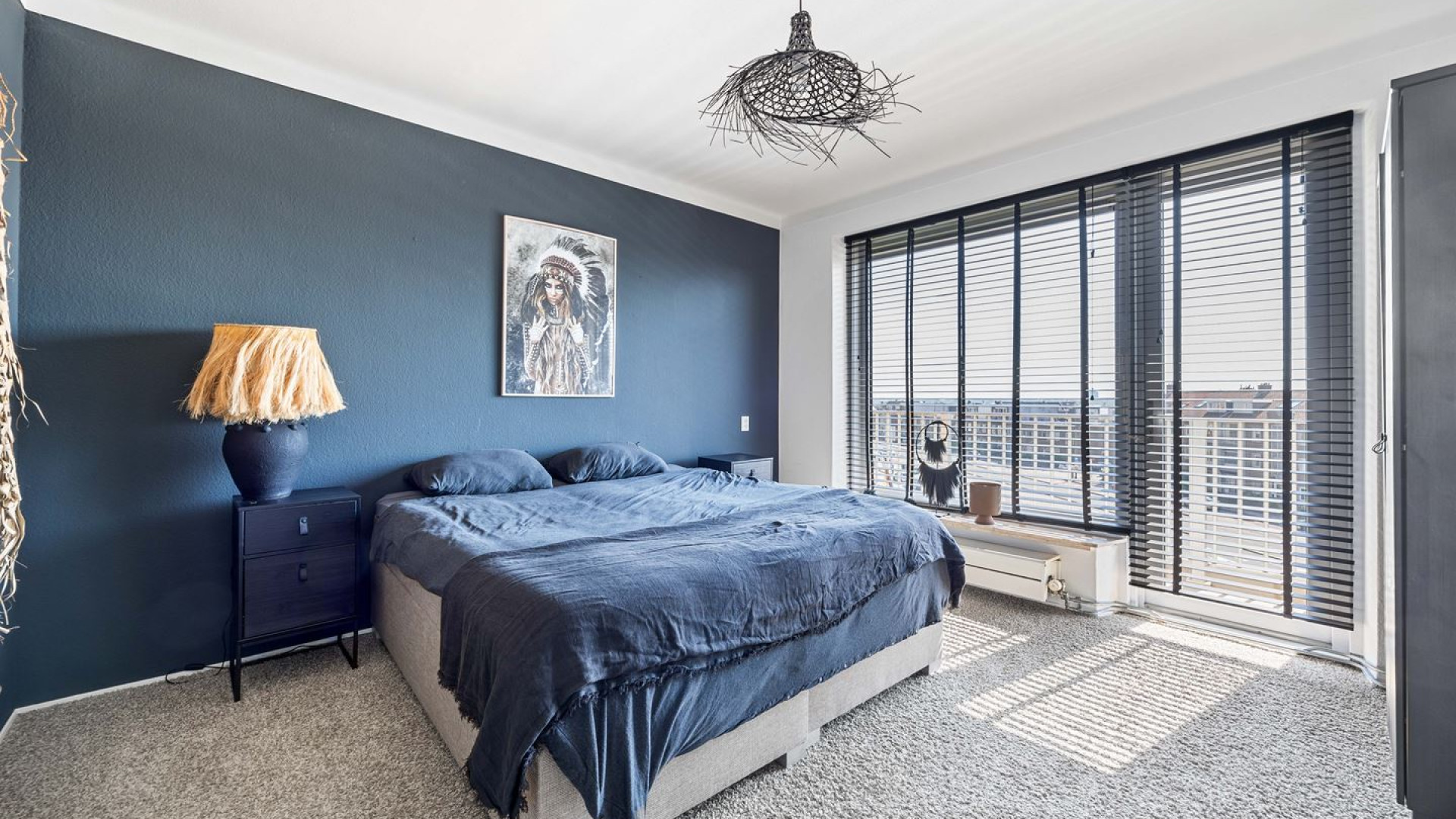 Rene van der Gijp zet zijn strandappartement aan de boulevard van Scheveningen te koop. Zie foto's 8