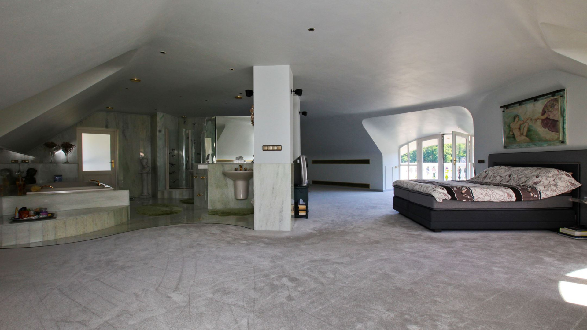 Rob Geus koopt zeer luxe villa met zwembad en dubbele garage in Landgraaf, Zuid Limburg. Zie foto's 10