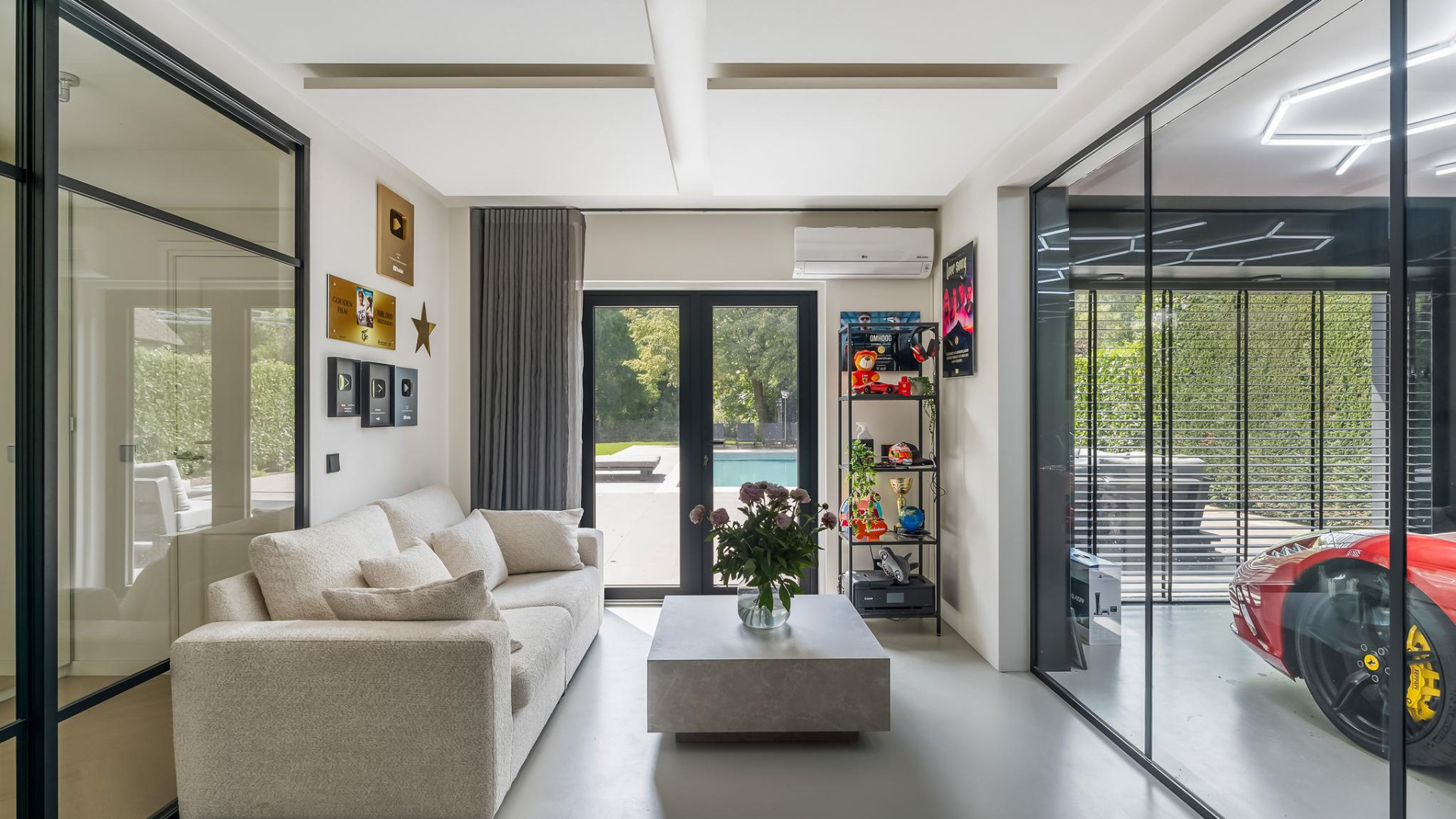 VERKOCHT: Gio Latooy ziet half miljoen winst aan zijn neus voorbij gaan. Zie foto's 12