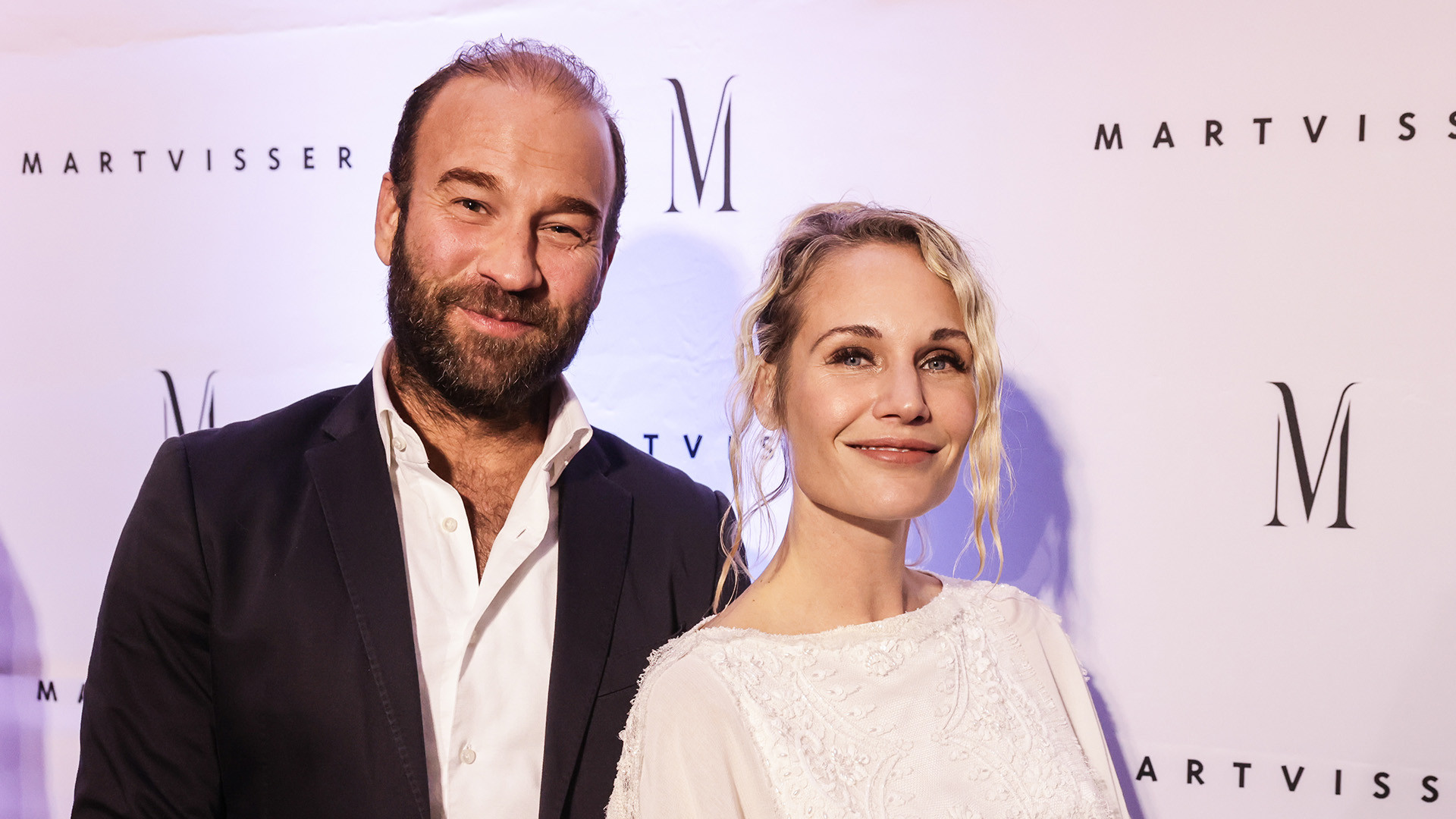 Kimberley Klaver en haar man Michel zetten hun miljoenenpand in Amsterdam Zuid te koop. Zie foto's 1