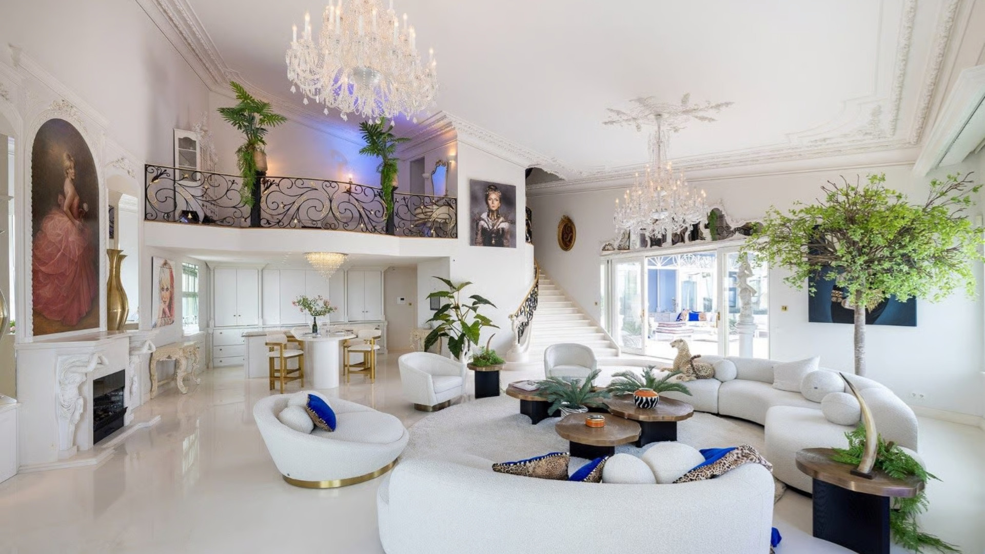 Binnenkijken in het penthouse met internationale allure van de Real Housewife van het Zuiden Marjan Strijbosch, de Coco Chanel van Eindhoven. Zie foto’s 2