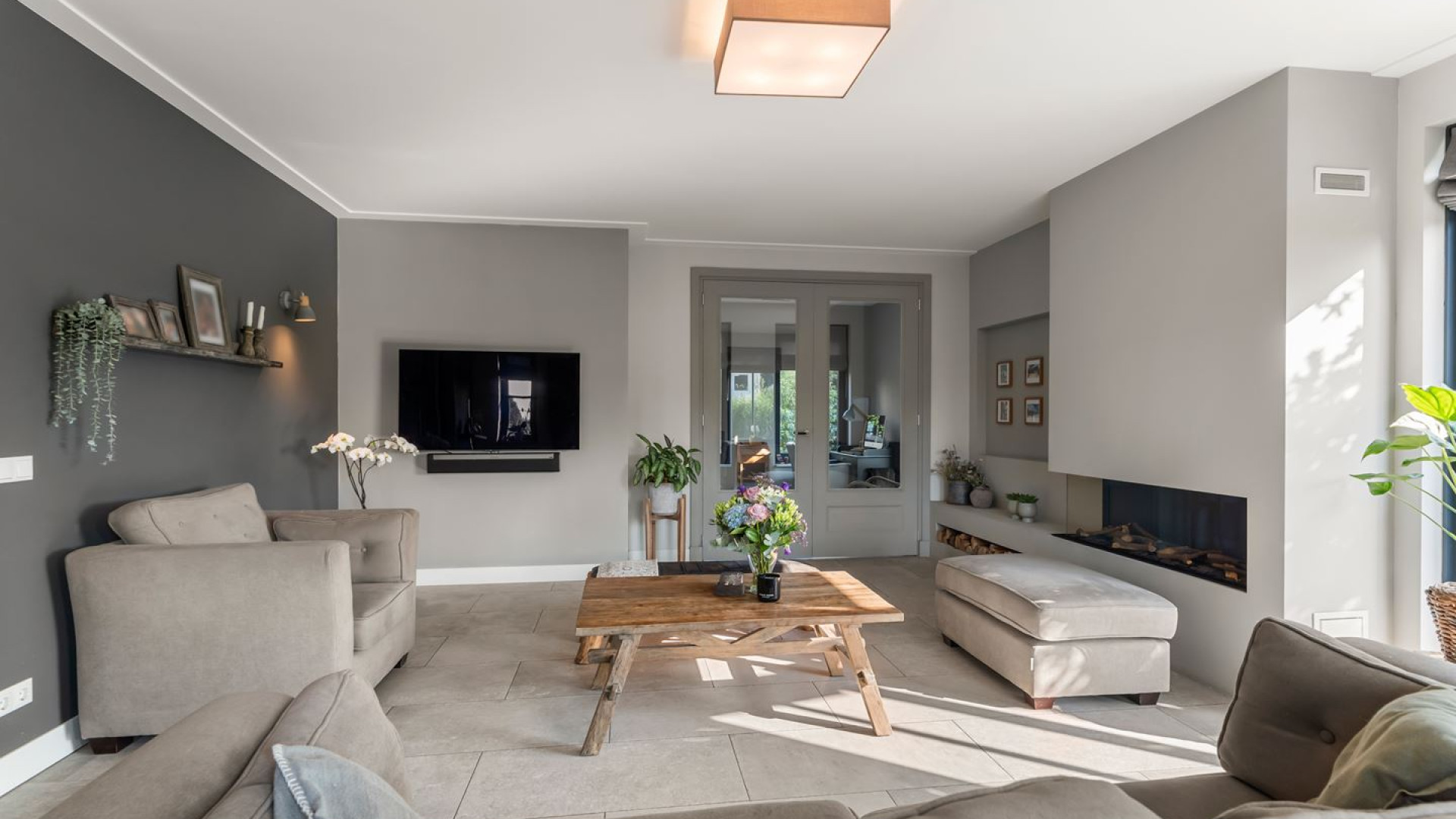 VERKOCHT: TV makelaar Alex van Keulen van Kopen Zonder Kijken maakt vette winst op zijn verkochte villa. Zie foto's 5