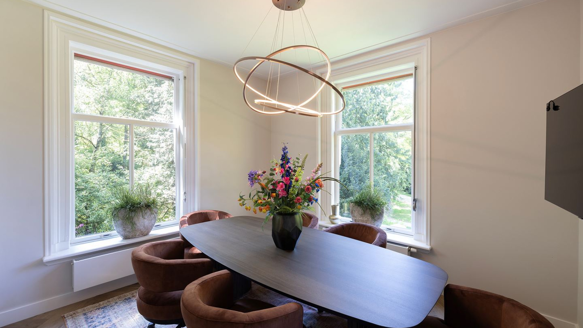 Nieuwe liefde van Marianne Timmer zet zijn kasteelachtige villa te koop. ZIe foto's 12