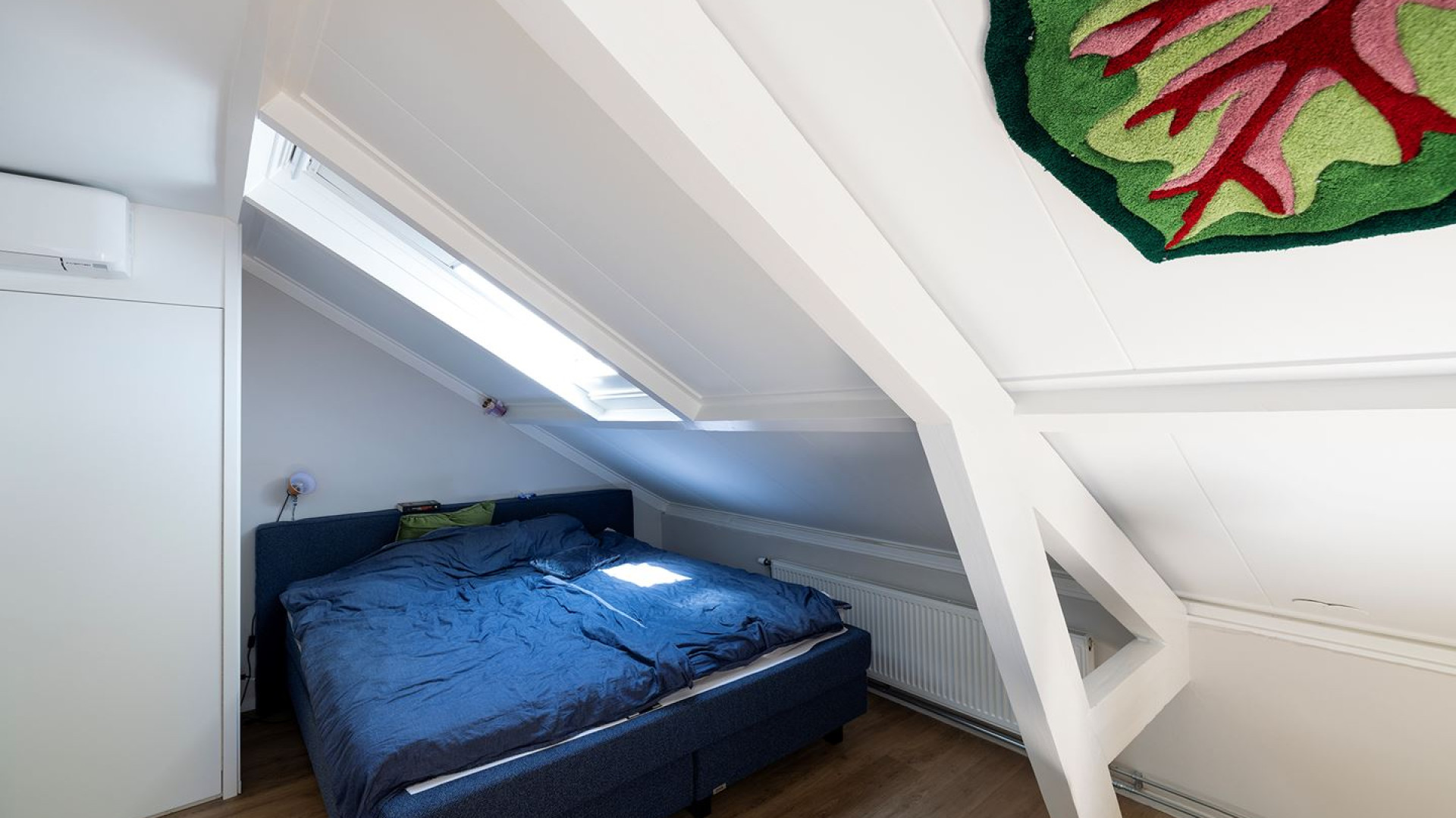 Nieuwe liefde van Marianne Timmer zet zijn kasteelachtige villa te koop. ZIe foto's 17