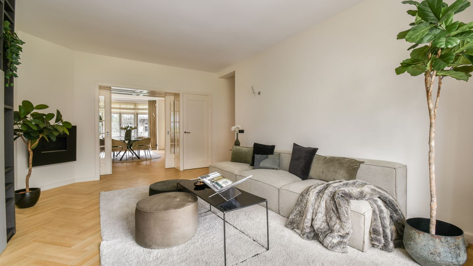 Acteur Huub Stapel en vriendin kopen voor zeer forse prijs dit luxe appartement in Amsterdam Zuid. Zie foto's 2