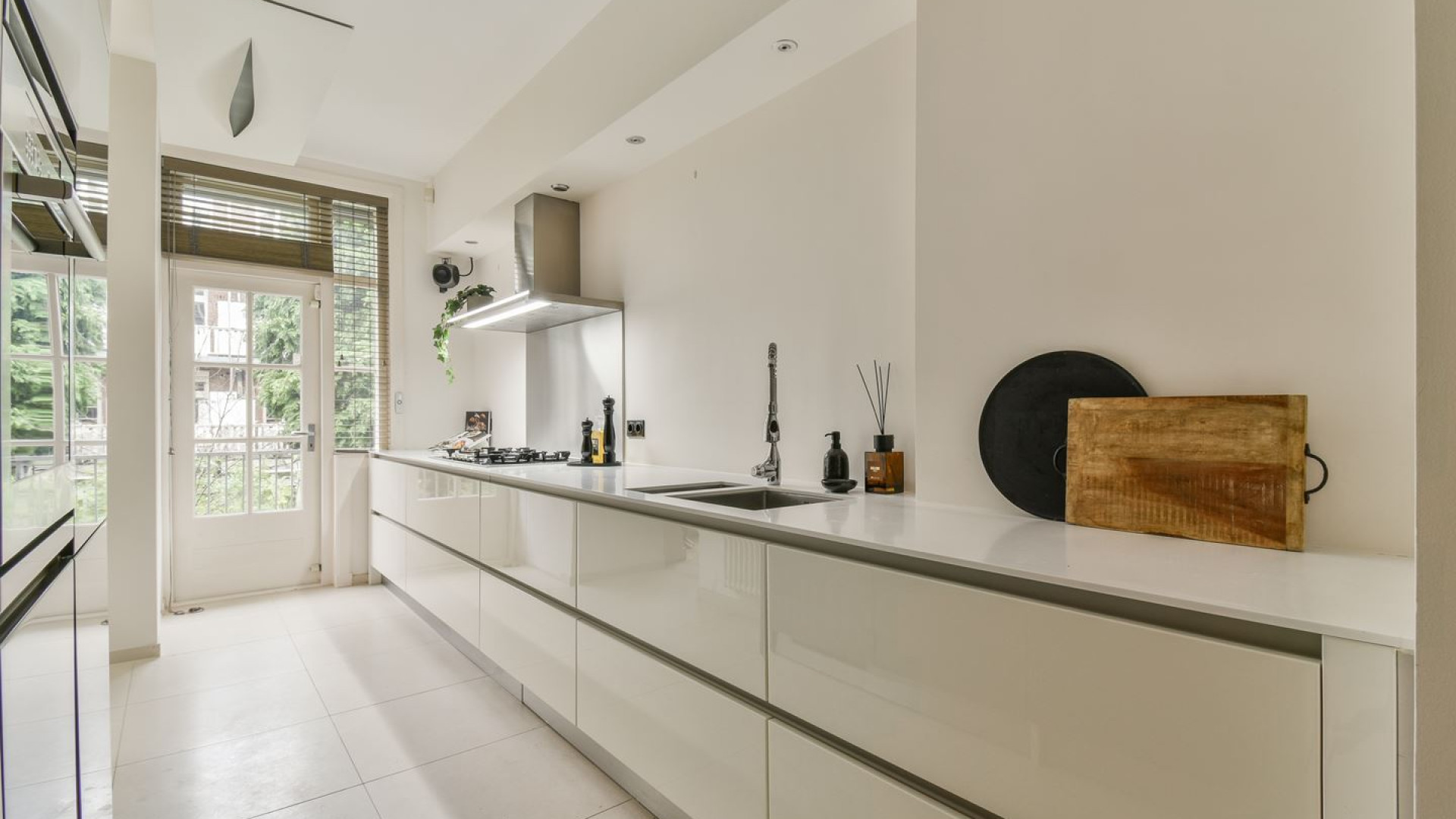 Acteur Huub Stapel en vriendin kopen voor zeer forse prijs dit luxe appartement in Amsterdam Zuid. Zie foto's 6