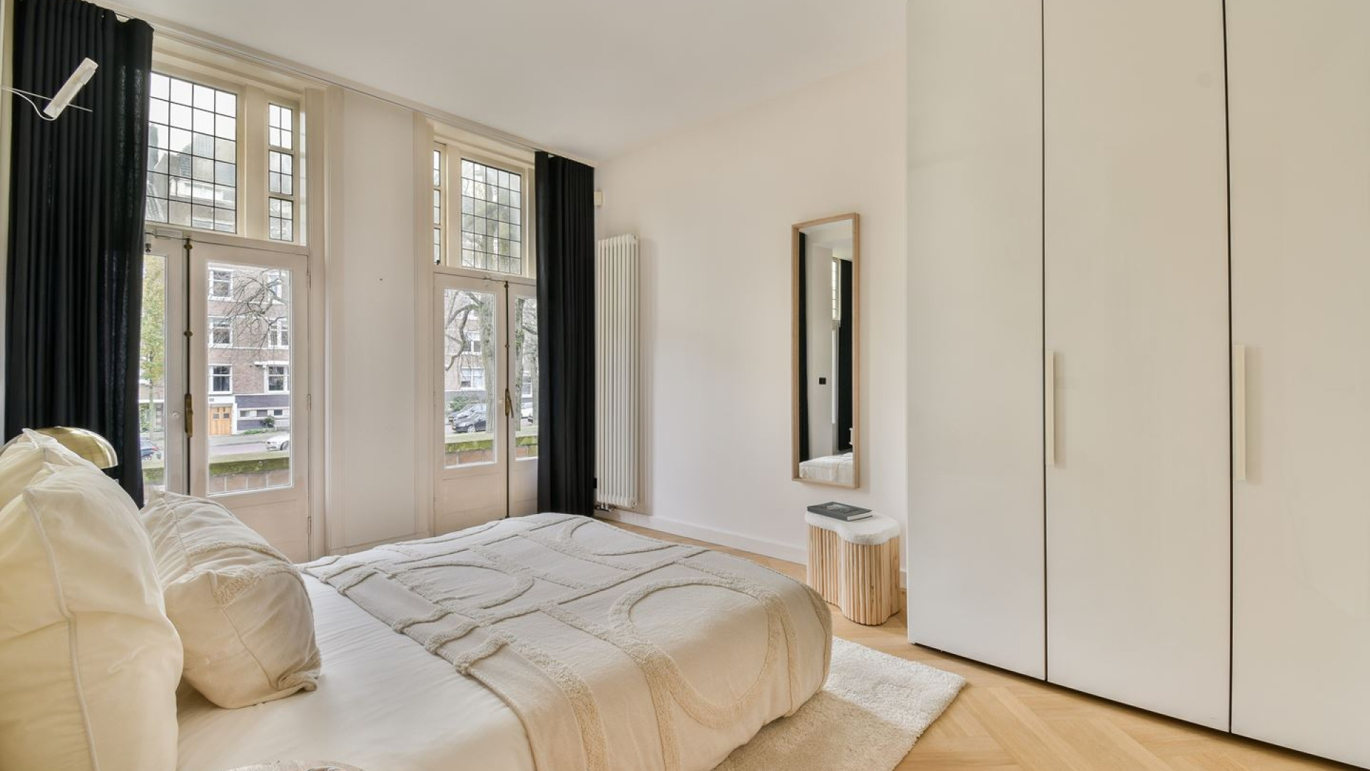 Acteur Huub Stapel en vriendin kopen voor zeer forse prijs dit luxe appartement in Amsterdam Zuid. Zie foto's 12