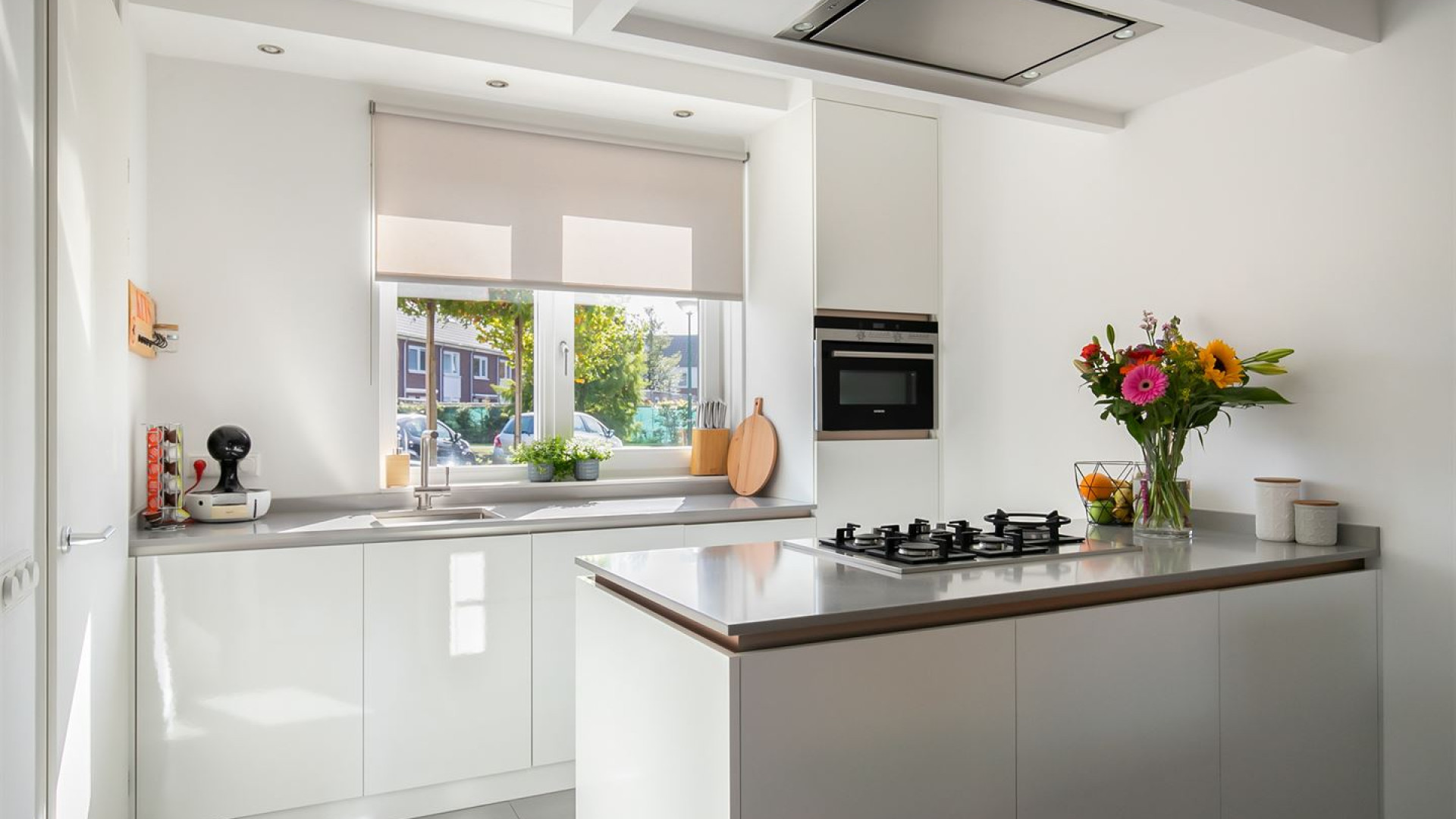 BINNENKIJKEN in de woning waar Gouden Medaille winnaar Harrie Lavreysen en zijn vriendin Noor wonen. Zie foto's 10