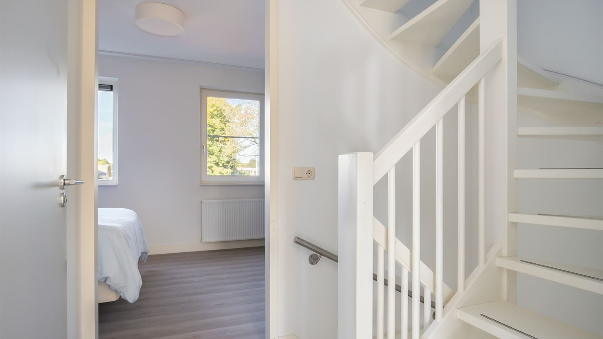 BINNENKIJKEN in de woning waar Gouden Medaille winnaar Harrie Lavreysen en zijn vriendin Noor wonen. Zie foto's 13