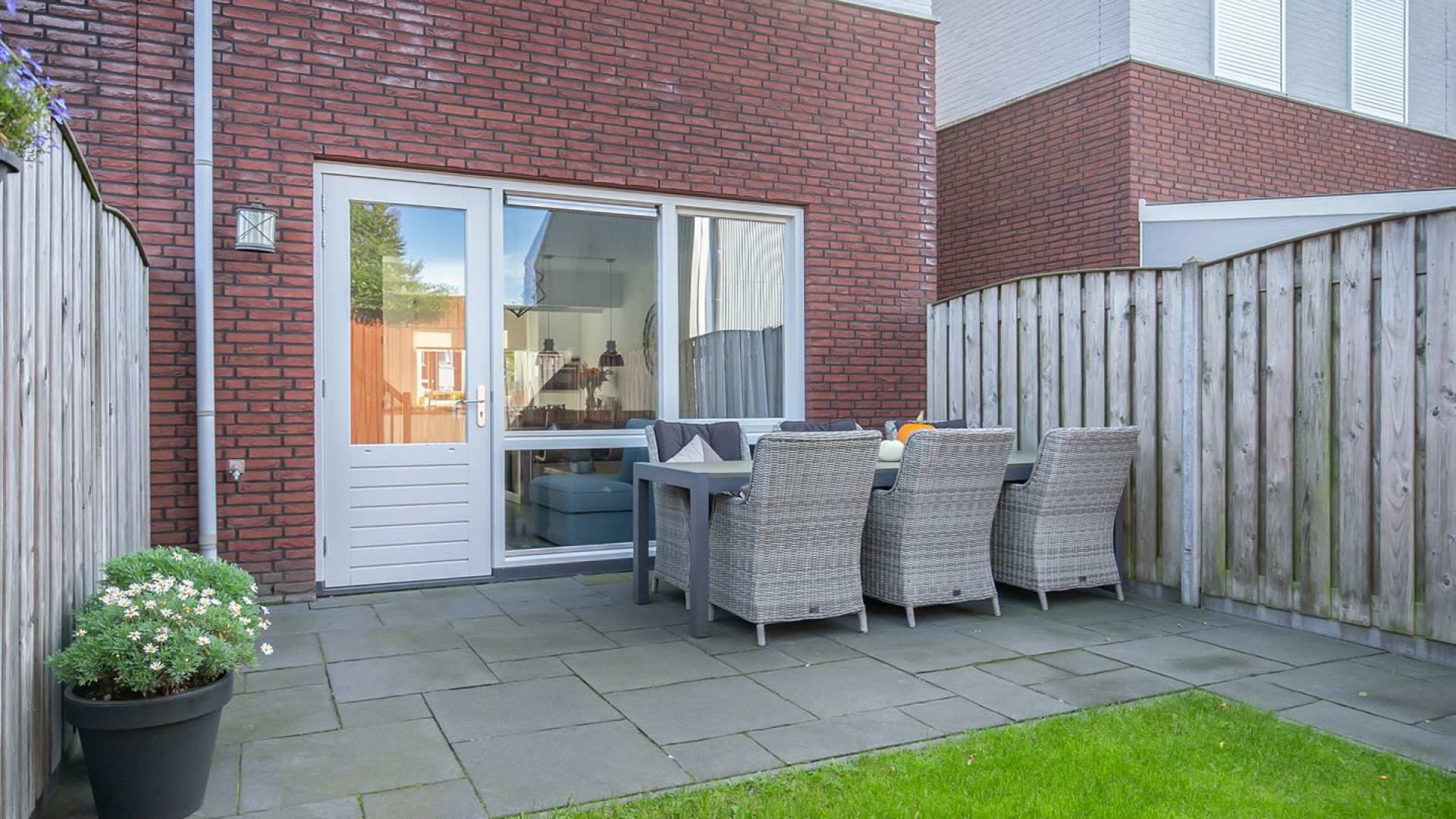 BINNENKIJKEN in de woning waar Gouden Medaille winnaar Harrie Lavreysen en zijn vriendin Noor wonen. Zie foto's 25