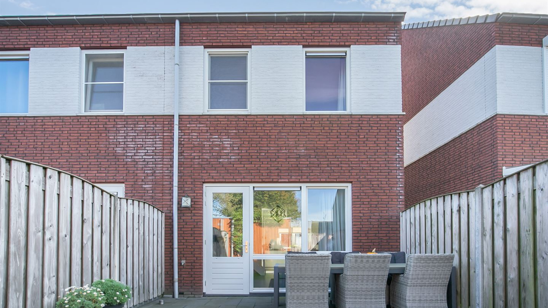 BINNENKIJKEN in de woning waar Gouden Medaille winnaar Harrie Lavreysen en zijn vriendin Noor wonen. Zie foto's 26