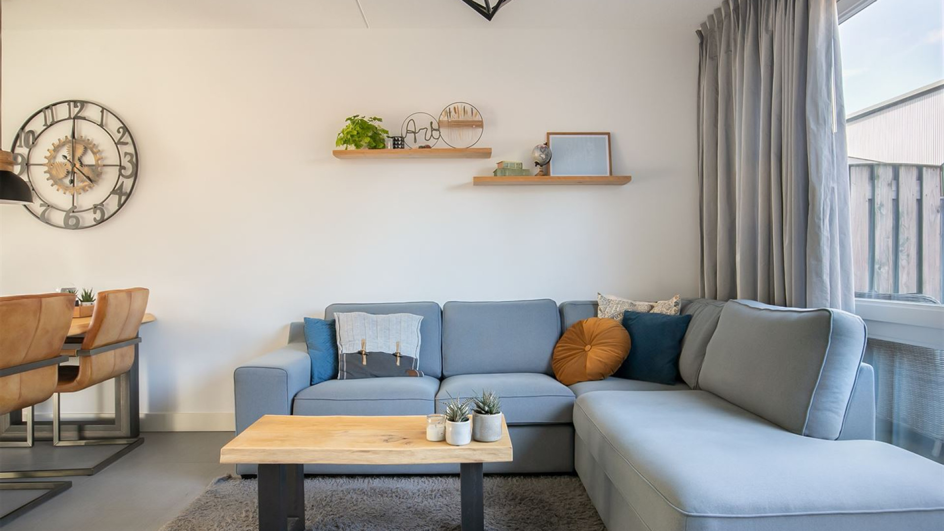 BINNENKIJKEN in de woning waar Gouden Medaille winnaar Harrie Lavreysen en zijn vriendin Noor wonen. Zie foto's 5