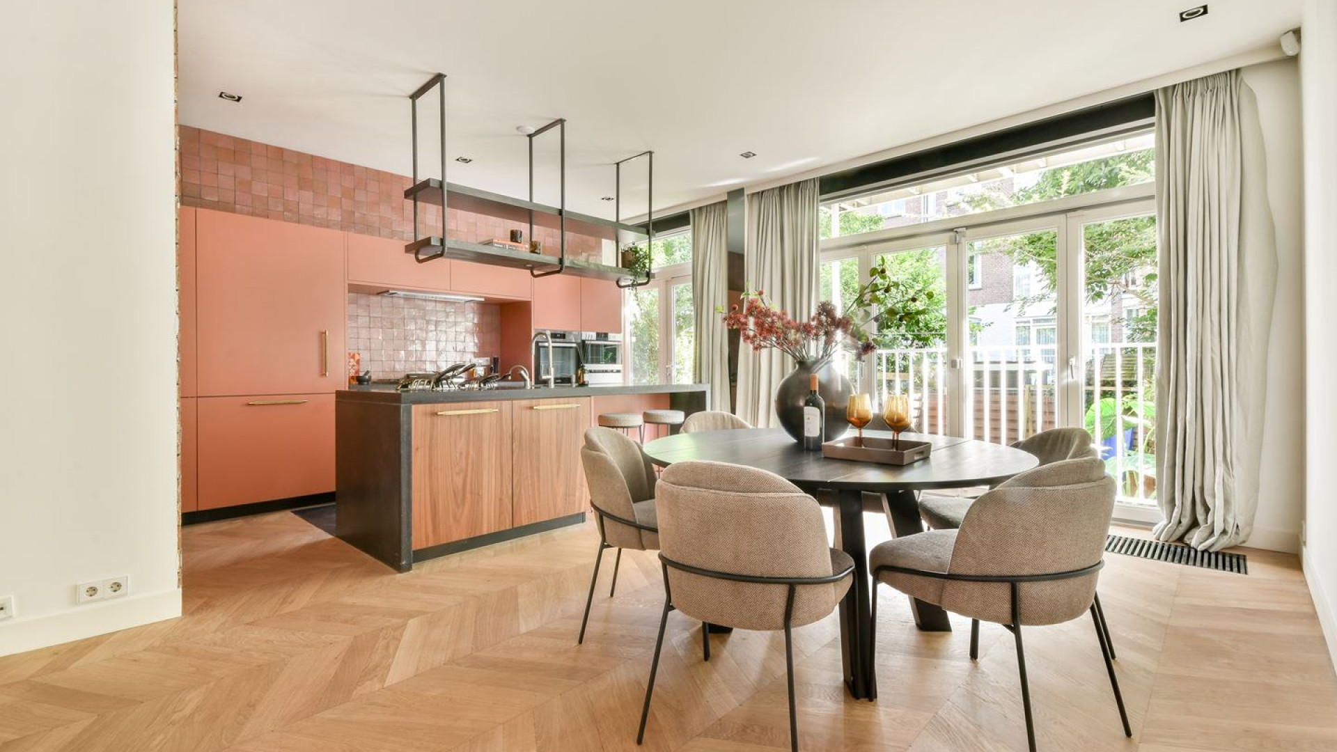 Doutzen Kroes zet haar luxe Amsterdamse woning te koop. Zie foto's 5