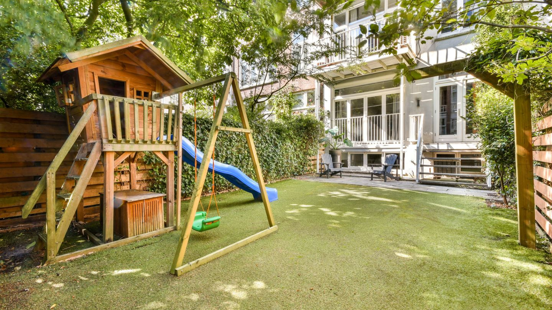 Doutzen Kroes zet haar luxe Amsterdamse woning te koop. Zie foto's 8