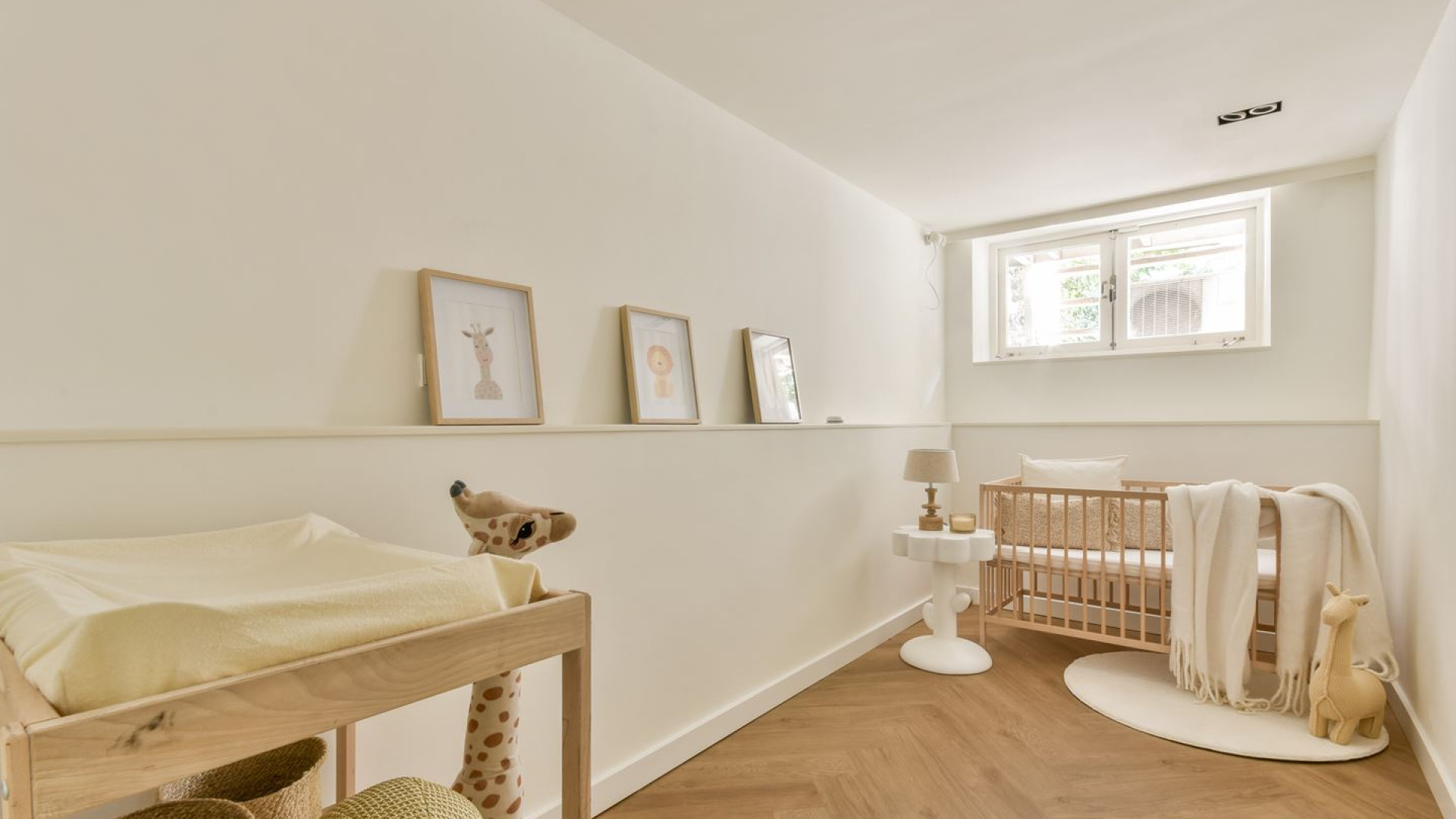 Doutzen Kroes zet haar luxe Amsterdamse woning te koop. Zie foto's 13