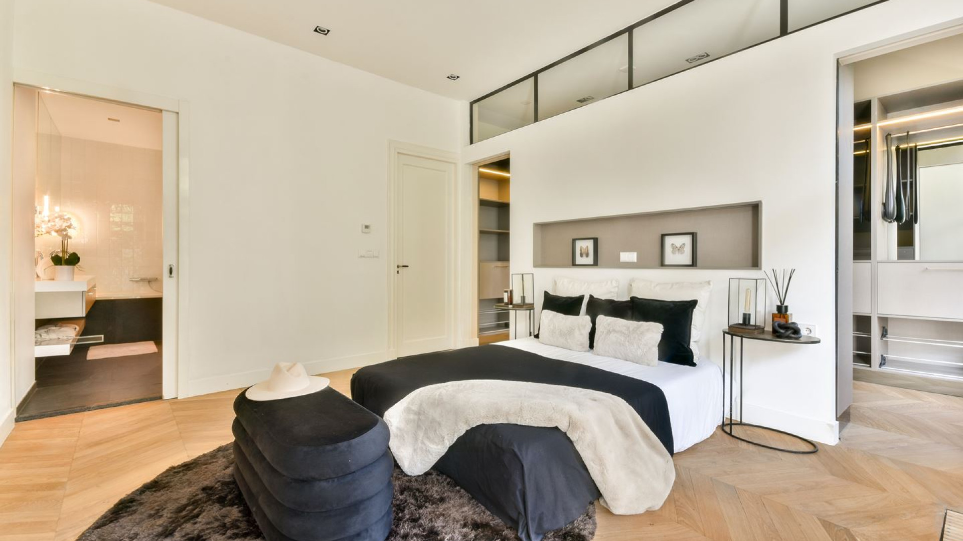 Doutzen Kroes zet haar luxe Amsterdamse woning te koop. Zie foto's 14