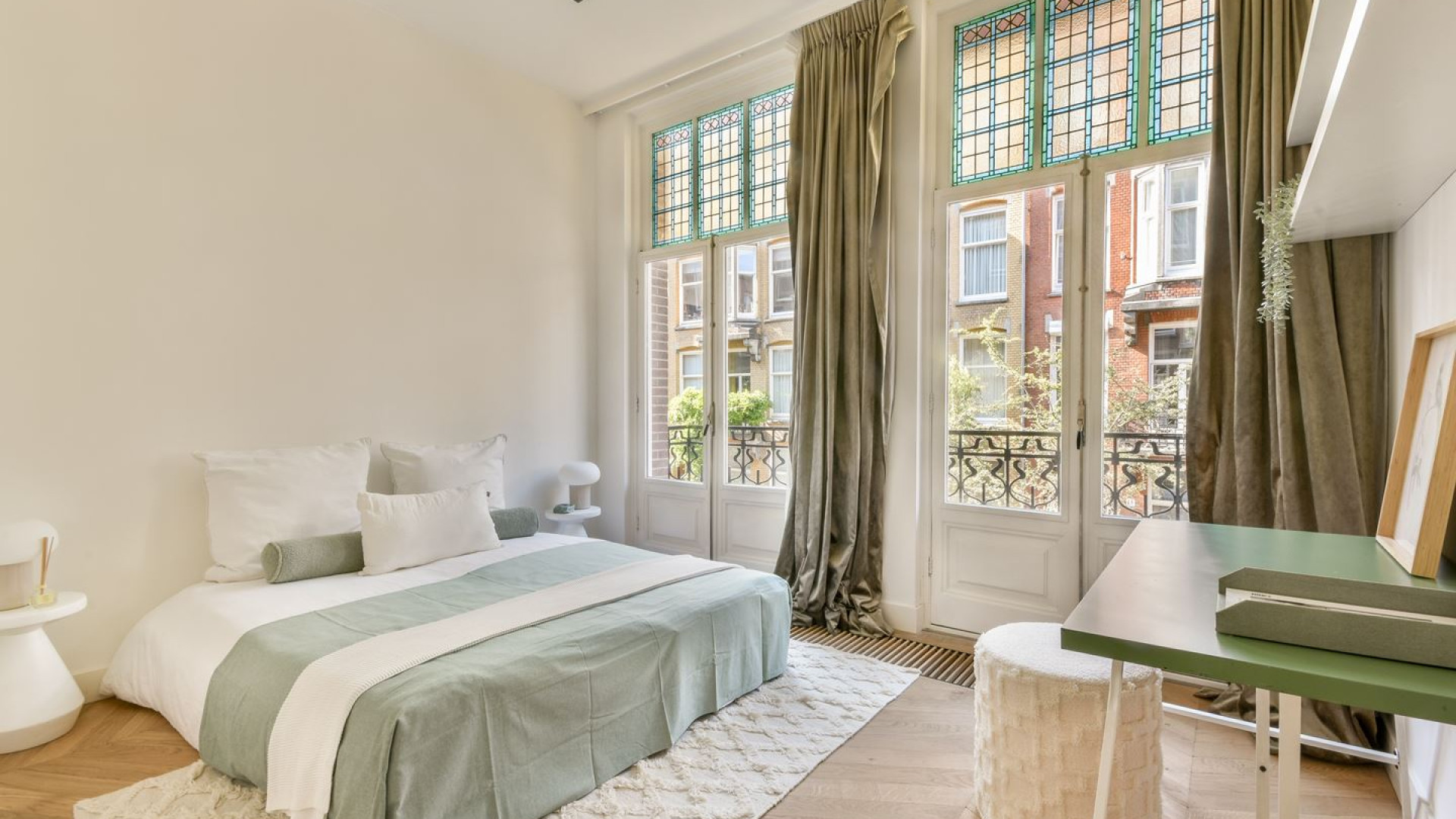 Doutzen Kroes zet haar luxe Amsterdamse woning te koop. Zie foto's 12