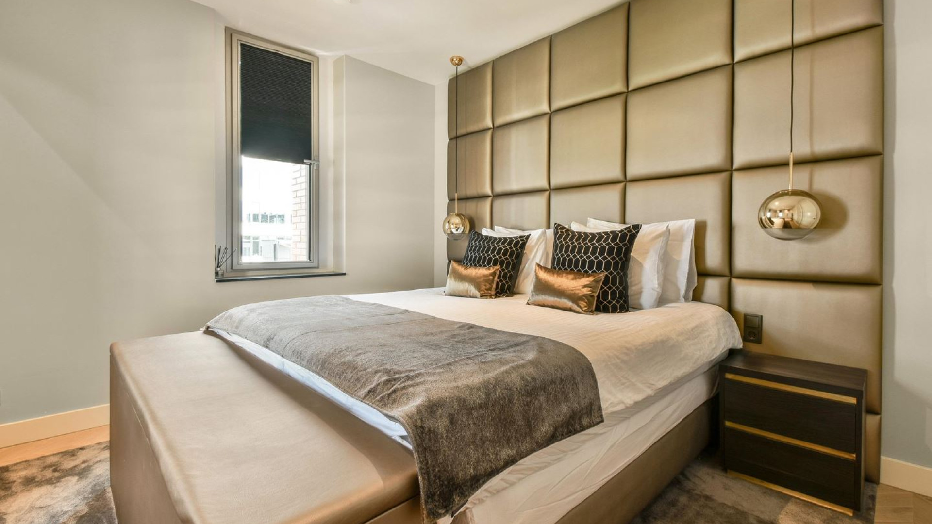 Binnenkijken in luxe appartement van Silvano Vos die van Ajax naar AC Milan vertrekt. Zie foto's 7