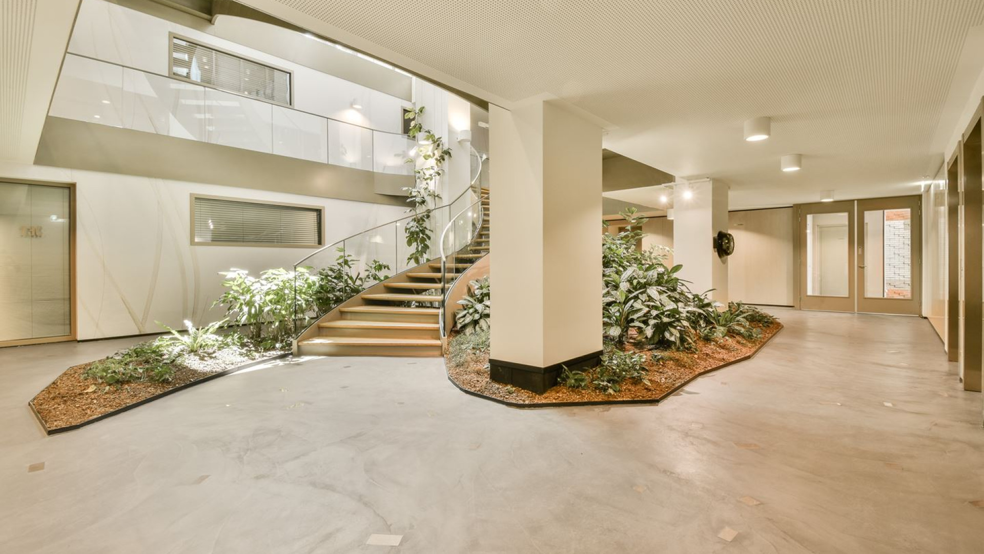 Binnenkijken in luxe appartement van Silvano Vos die van Ajax naar AC Milan vertrekt. Zie foto's 14