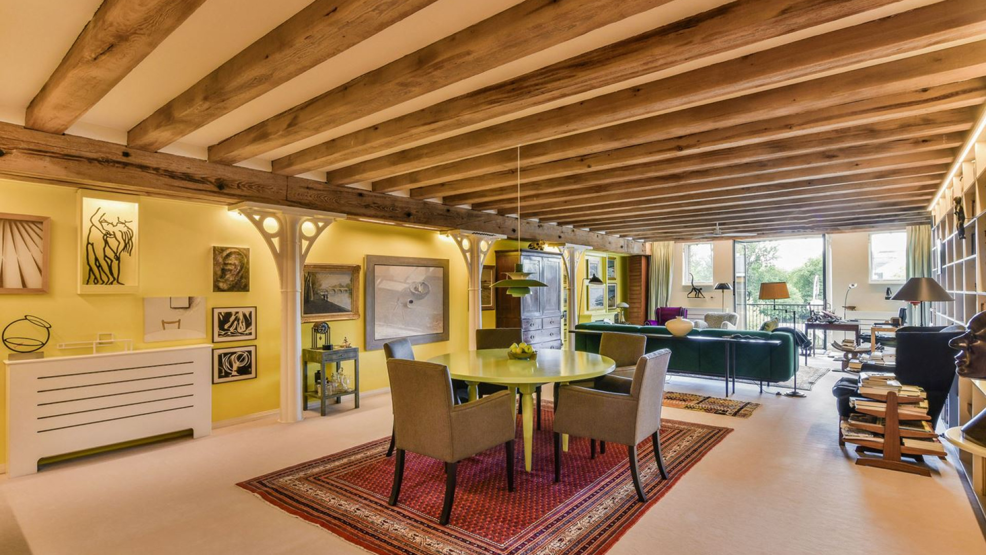 Schrijver Adriaan van Dis zet zijn appartement met zeer bijzonder uitzicht koop. Zie foto's 4
