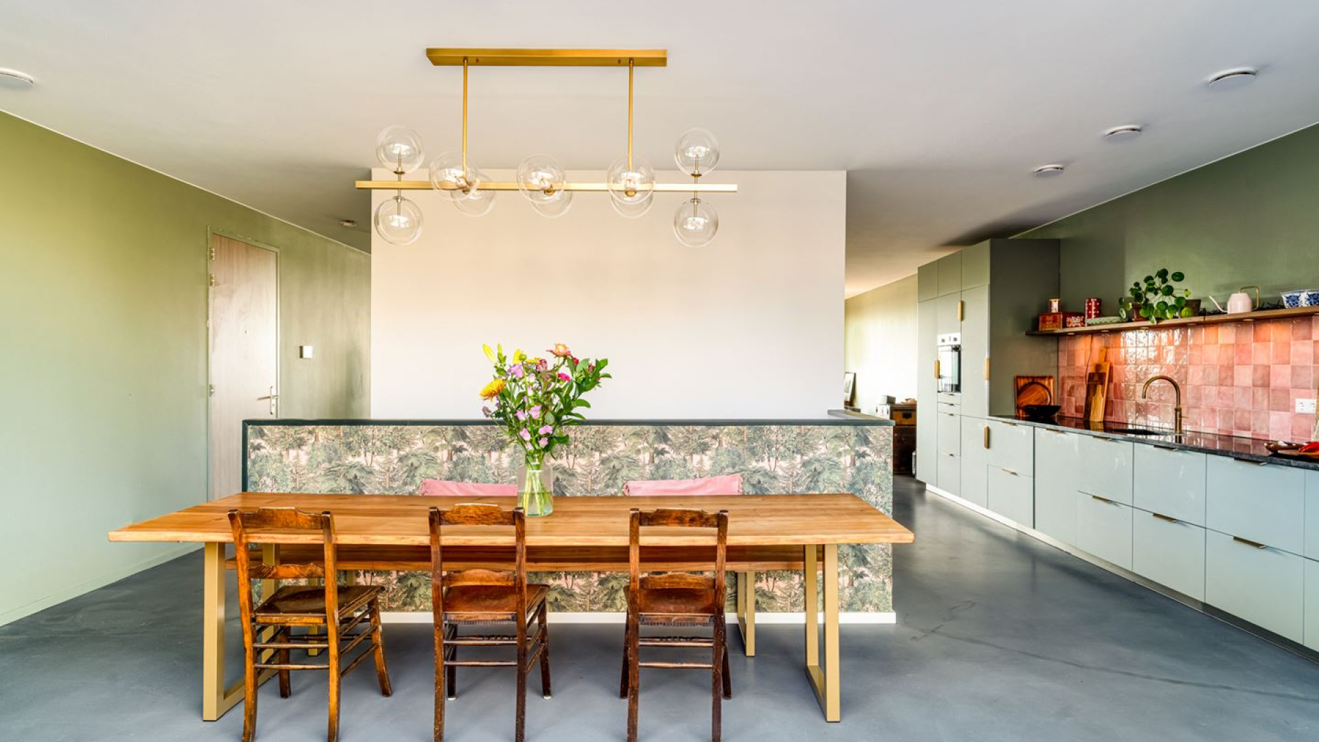 Gooische Vrouwen actrice zet haar Amsterdamse woning te koop. Zie foto 7