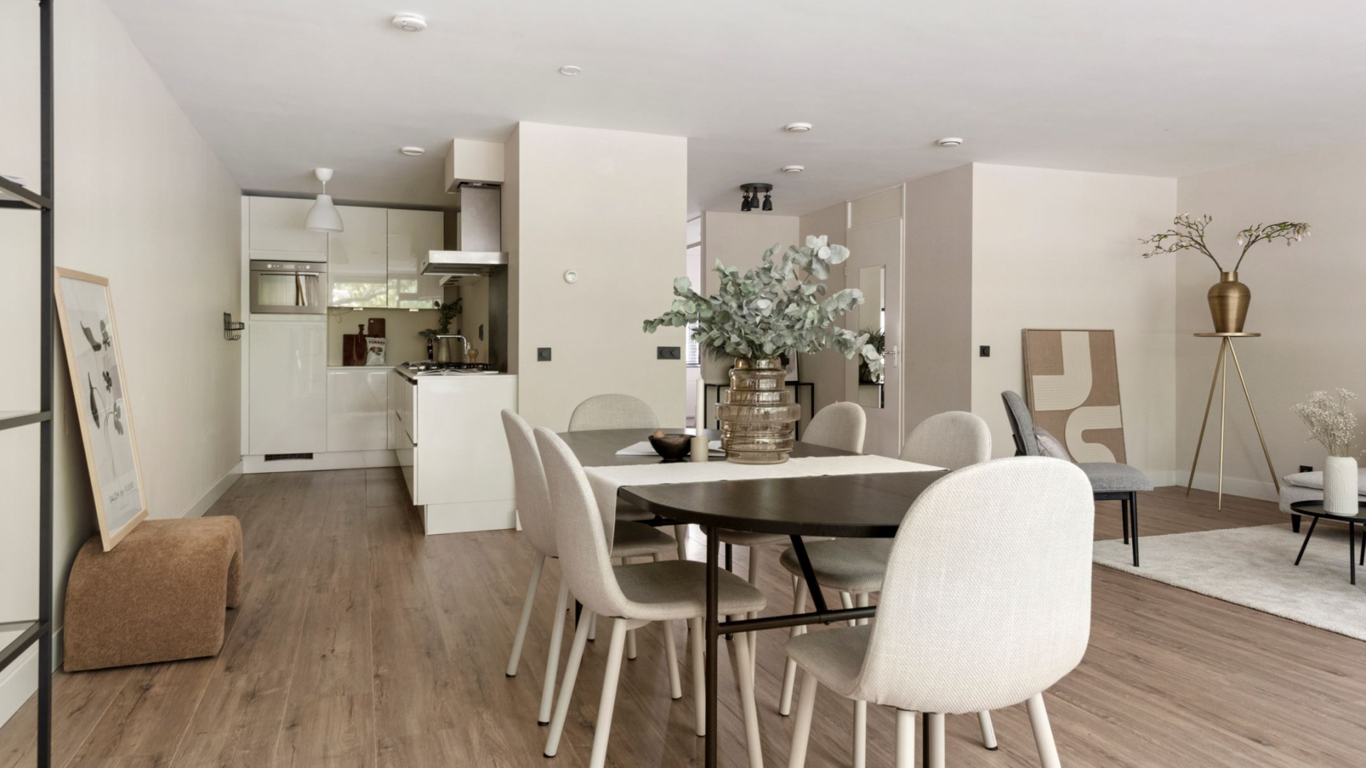 Minister dwingt Ruud Gullit tot verkoop van zijn appartement. Zie foto's 11