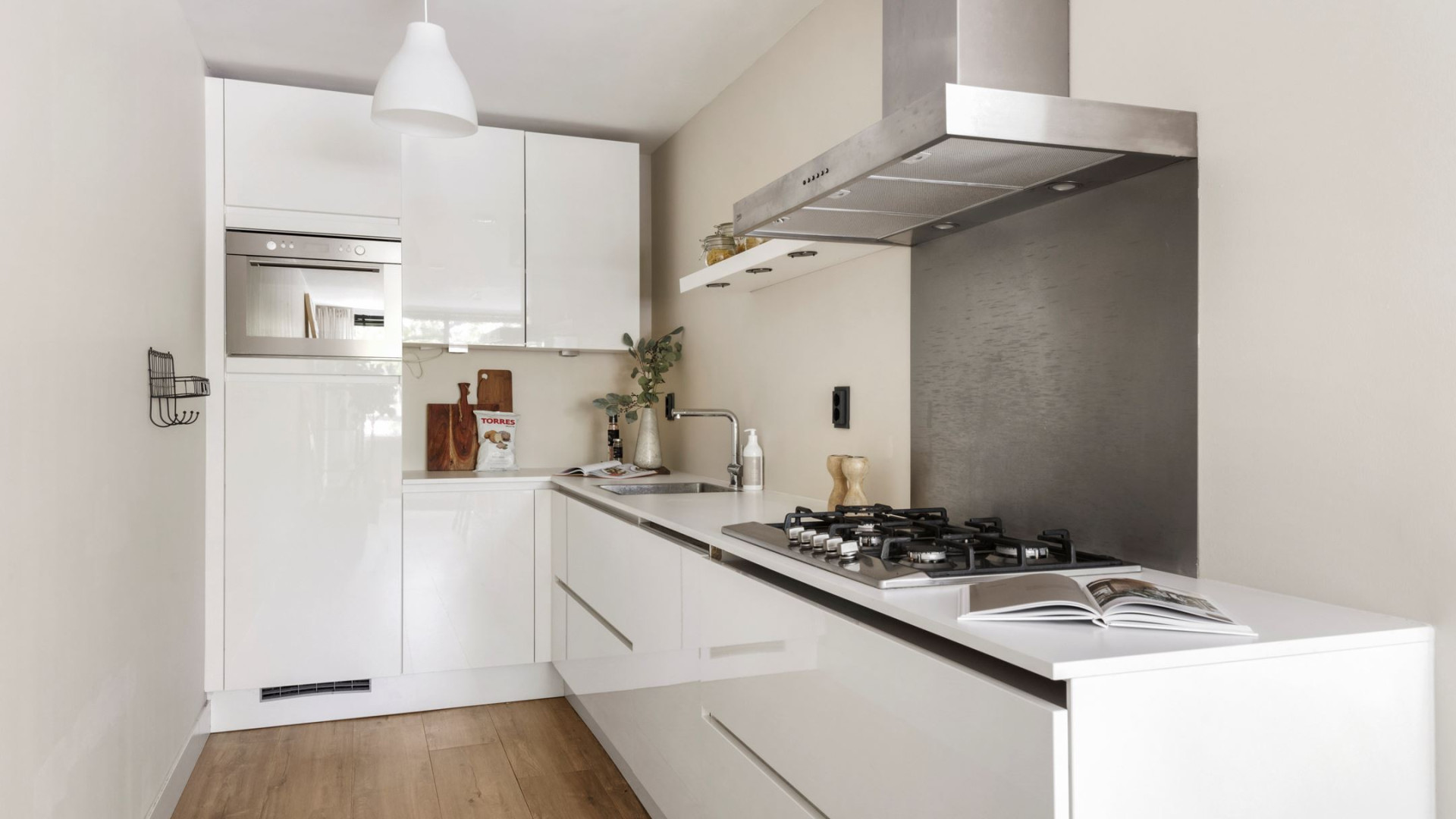 Minister dwingt Ruud Gullit tot verkoop van zijn appartement. Zie foto's 13