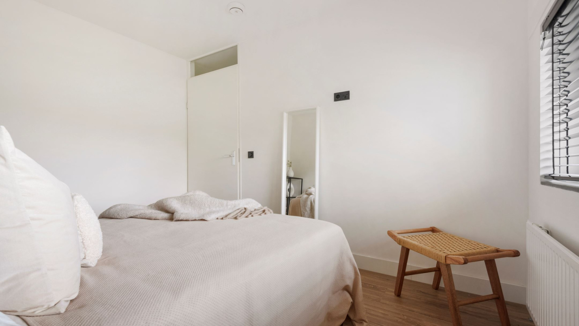 Minister dwingt Ruud Gullit tot verkoop van zijn appartement. Zie foto's 17