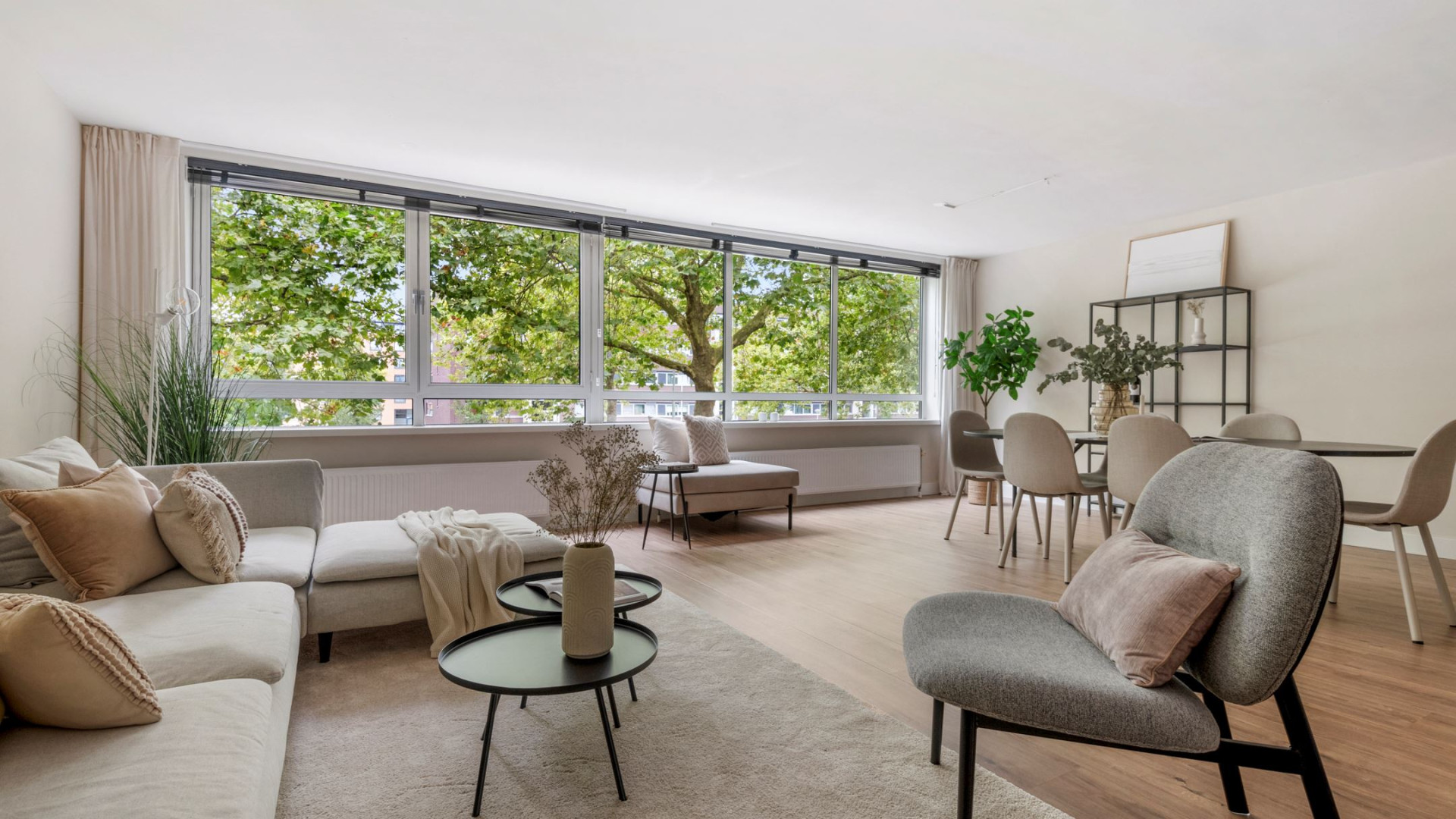 Minister dwingt Ruud Gullit tot verkoop van zijn appartement. Zie foto's 6