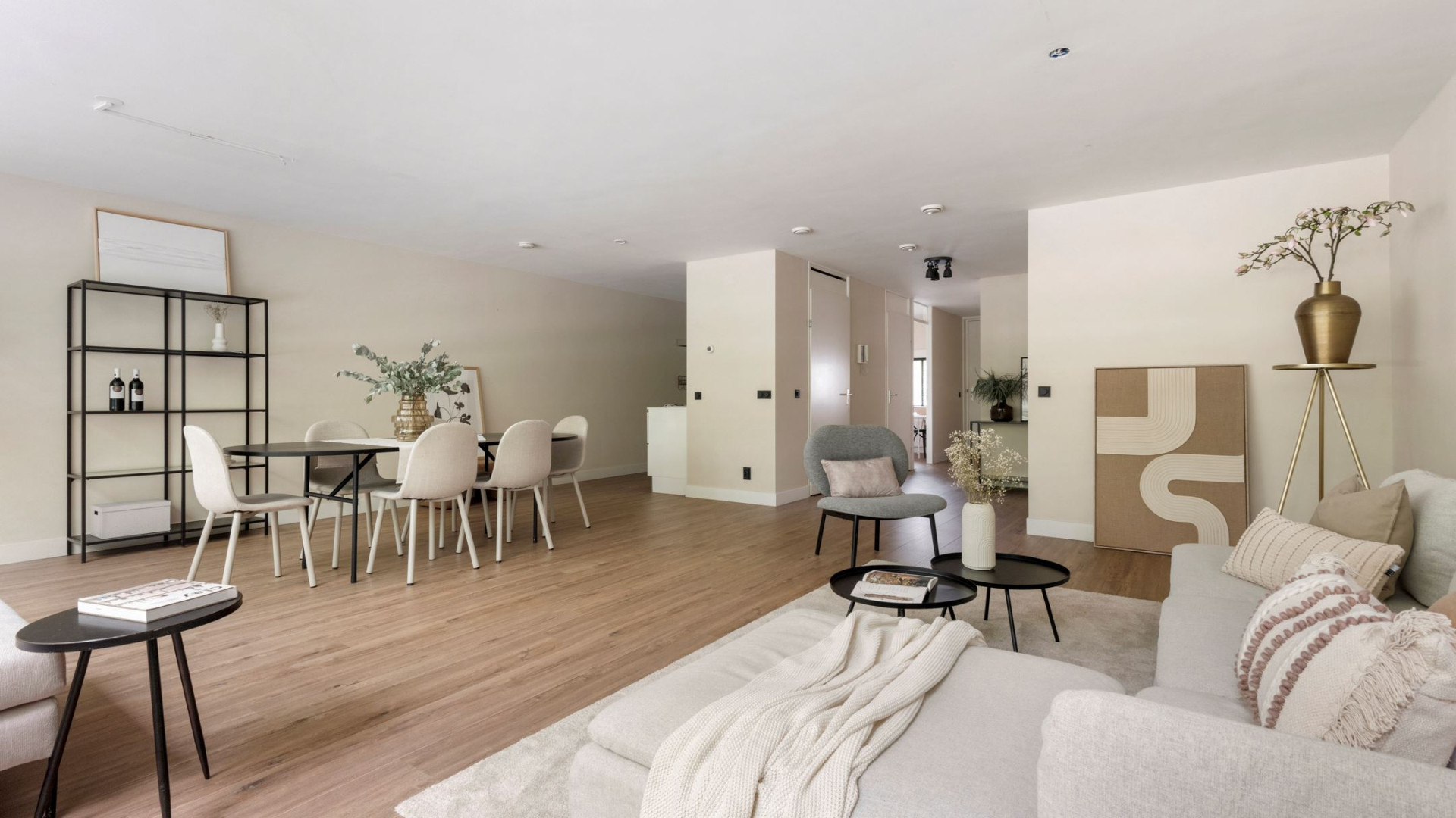 Minister dwingt Ruud Gullit tot verkoop van zijn appartement. Zie foto's 8