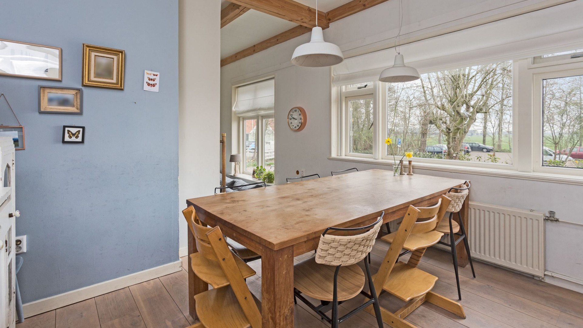 Binnenkijken in de woning die Thijs Romer gedwongen moet verlaten. Zie foto's 8