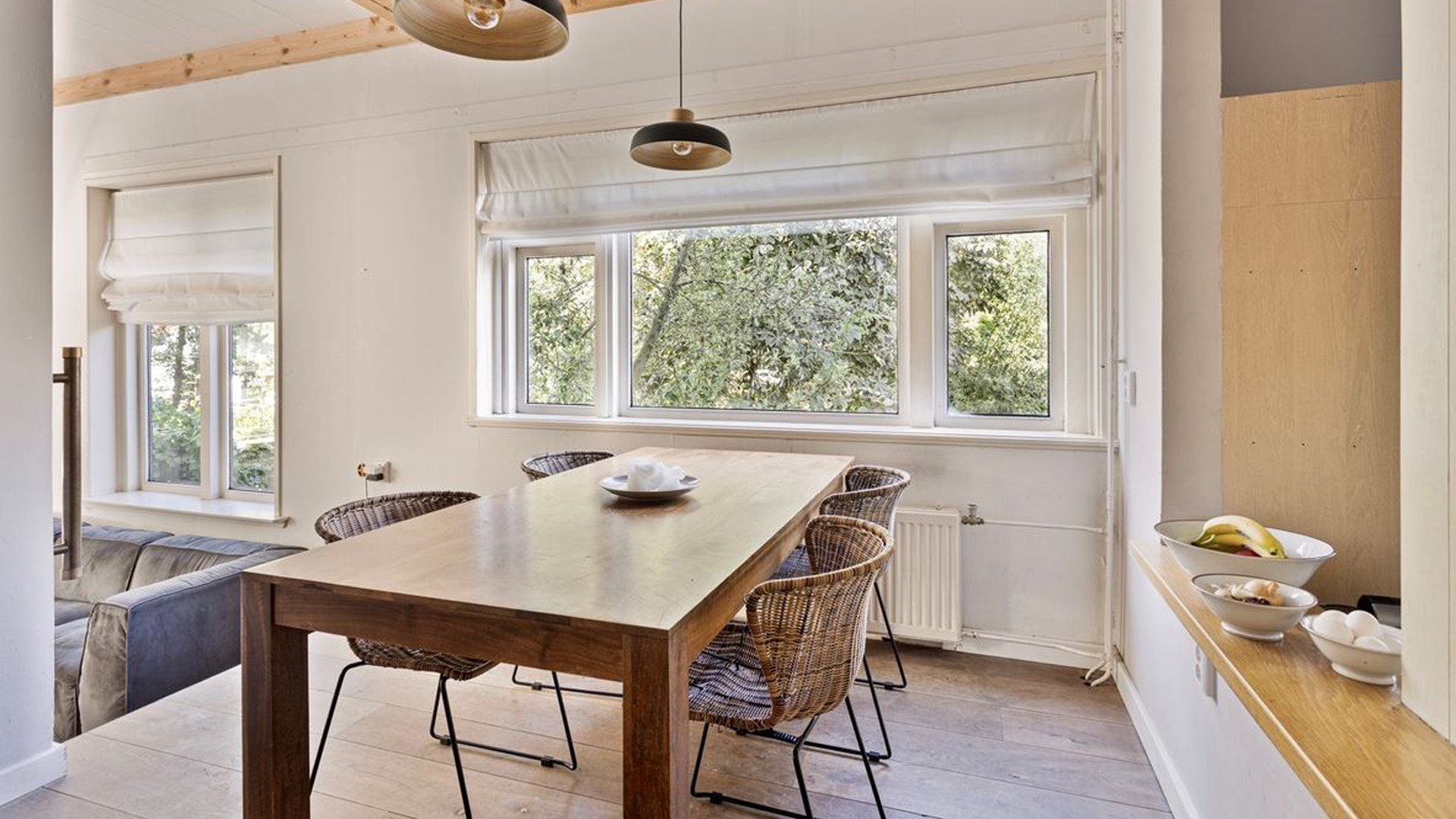 Binnenkijken in de woning die Thijs Romer gedwongen moet verlaten. Zie foto's 4