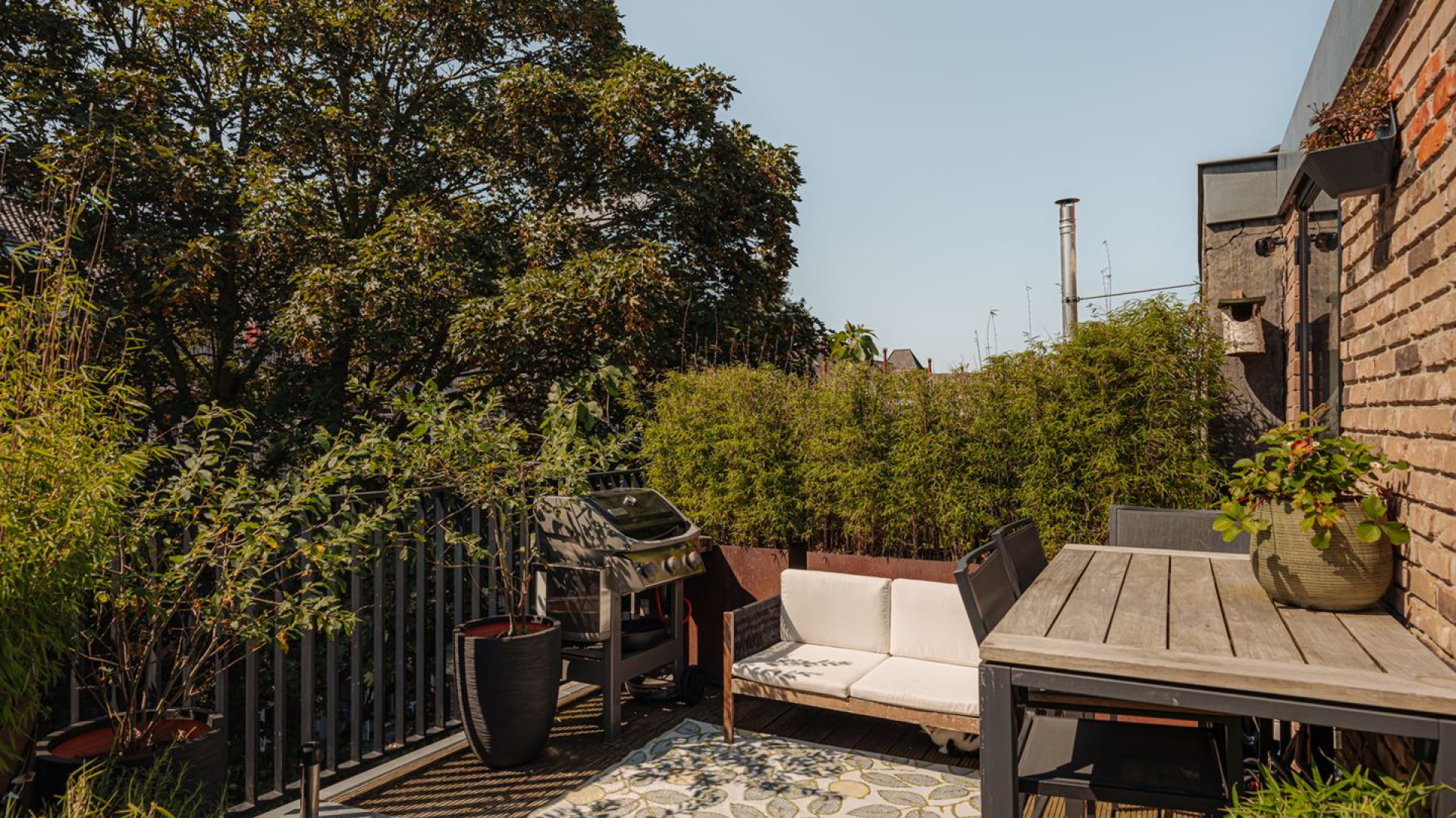 Marieke Elsinga zet haar dubbele bovenhuis met riant dakterras in Amsterdam te koop. Zie foto's 9