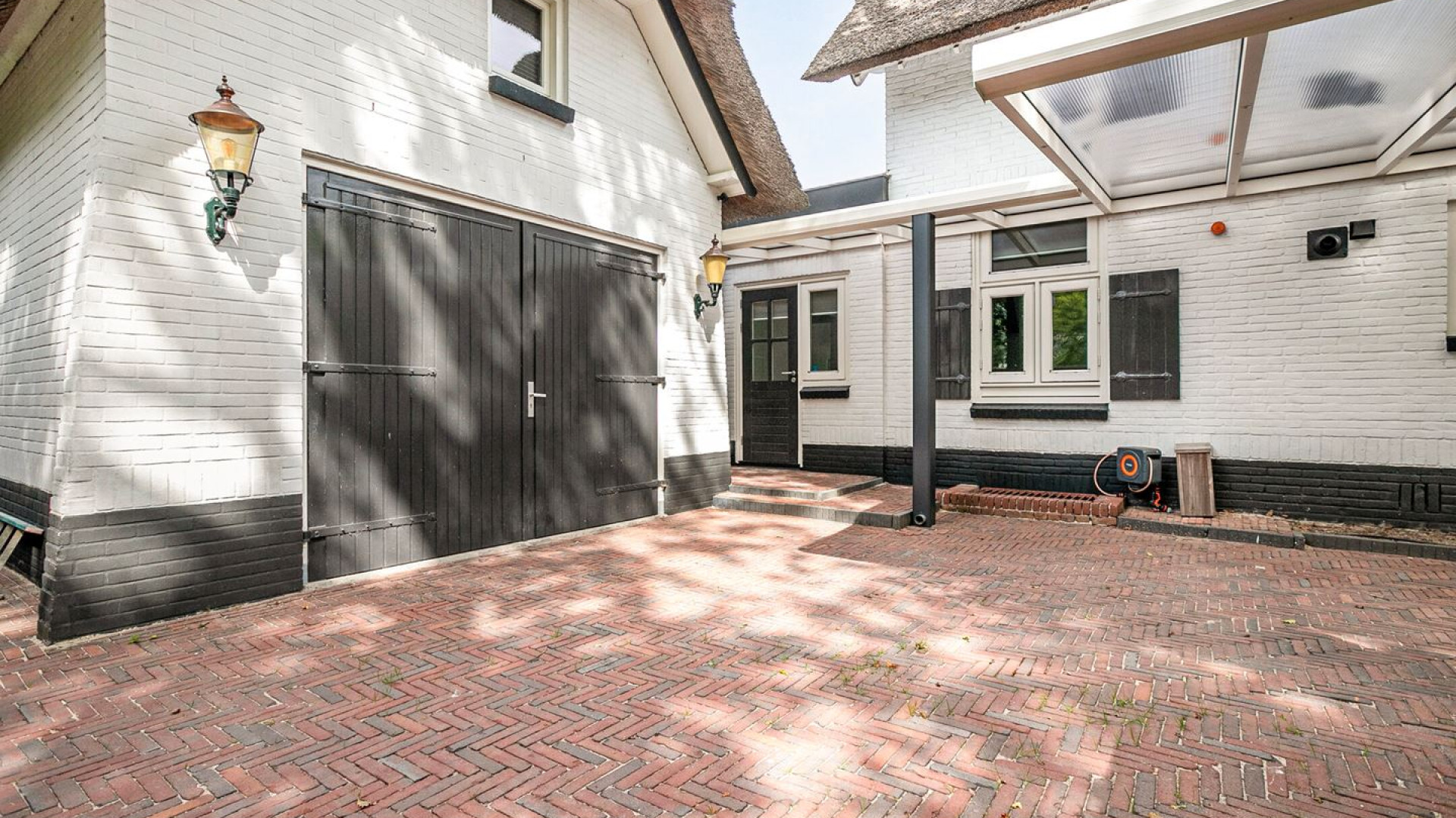 Eindelijk bod uitgebracht op villa met zwembad van YouTuber Milan Knol. Zie foto's 3
