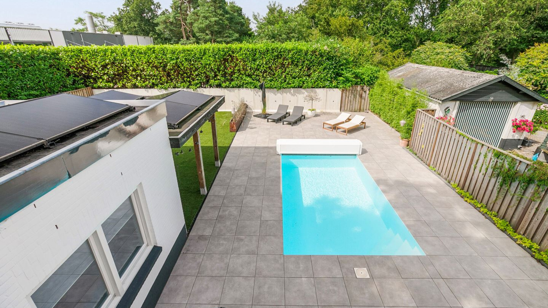 Eindelijk bod uitgebracht op villa met zwembad van YouTuber Milan Knol. Zie foto's 14
