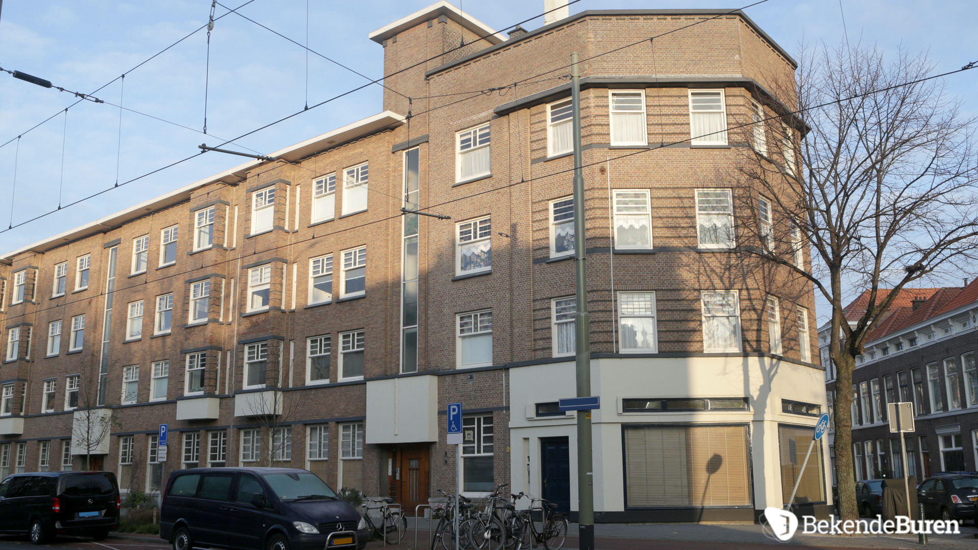 Spike van Di-rect verkoopt zijn Haagse woning met vette winst aan Goldband zanger Karl Gerlach. Zie foto's 2