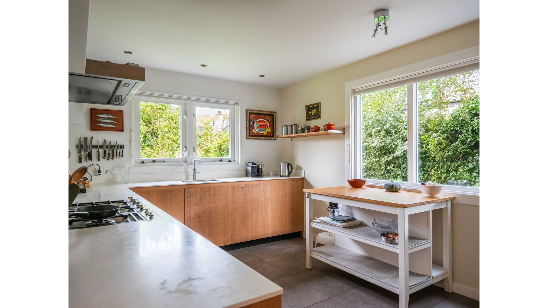 Roddelpraat presentator Jan Roos koopt deze woning in Bergen voor meer dan 1 miljoen euro. Zie foto's 11