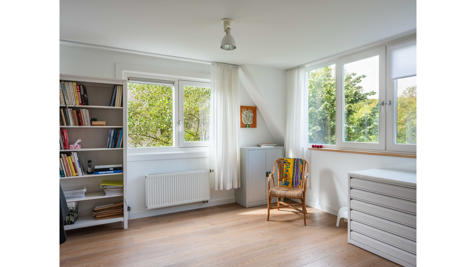 Roddelpraat presentator Jan Roos koopt deze woning in Bergen voor meer dan 1 miljoen euro. Zie foto's 27