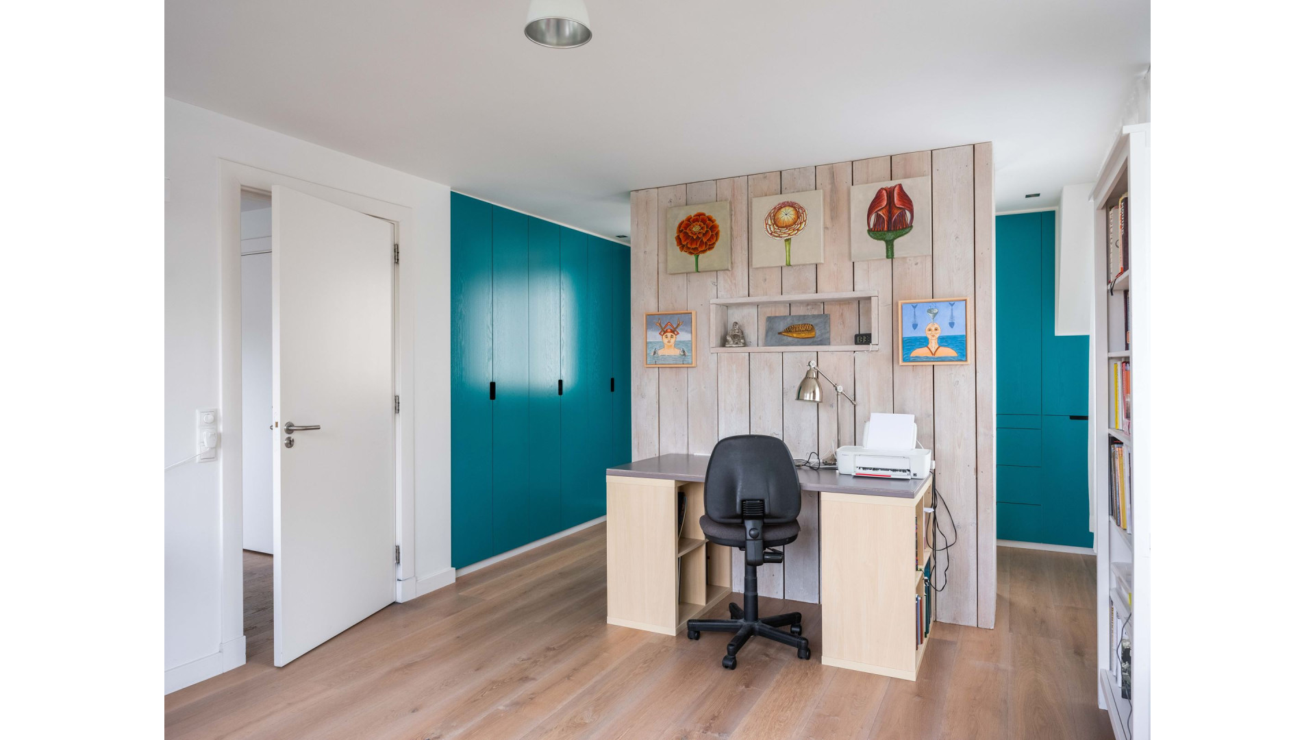Roddelpraat presentator Jan Roos koopt deze woning in Bergen voor meer dan 1 miljoen euro. Zie foto's 28