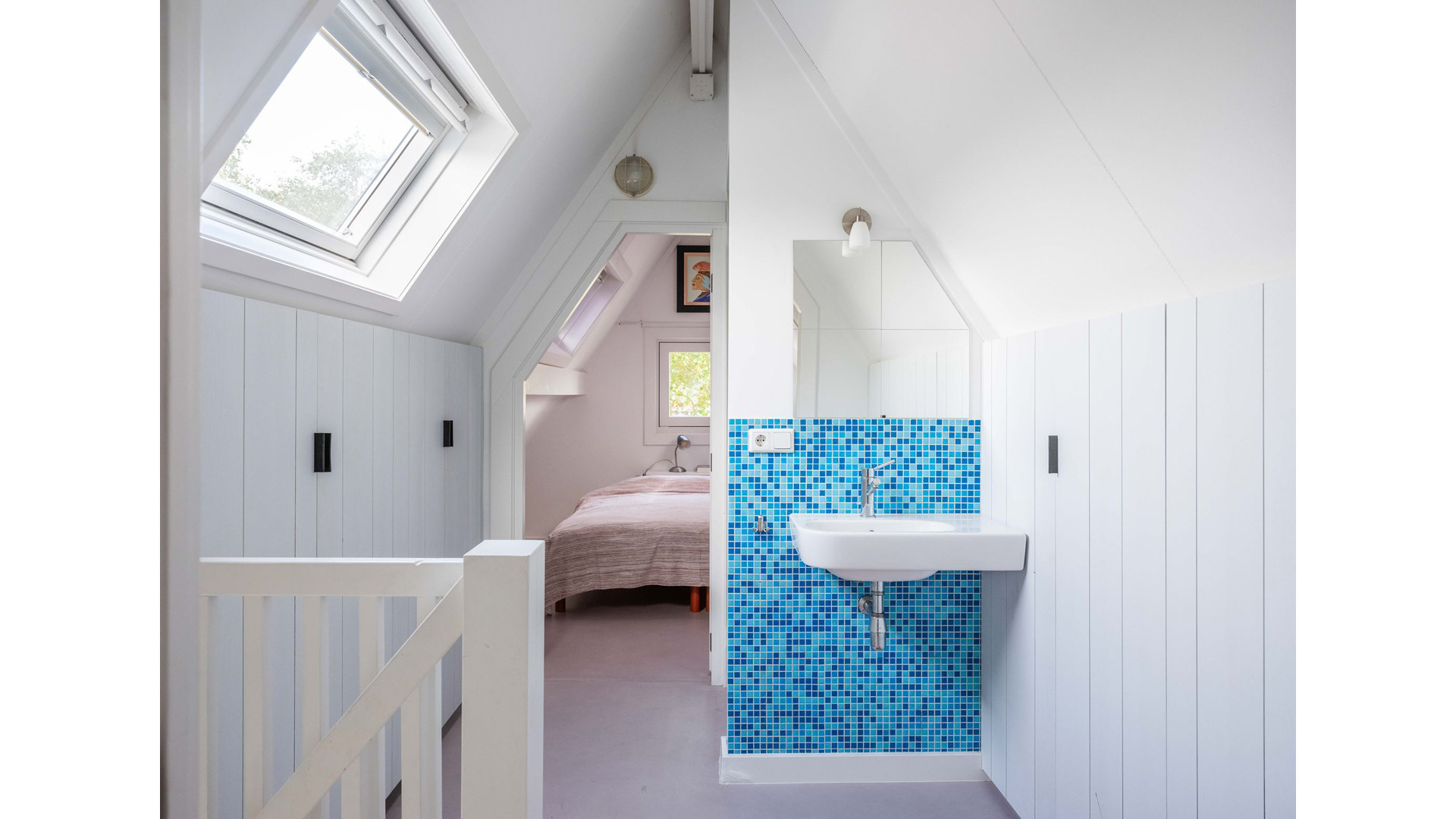 Roddelpraat presentator Jan Roos koopt deze woning in Bergen voor meer dan 1 miljoen euro. Zie foto's 31