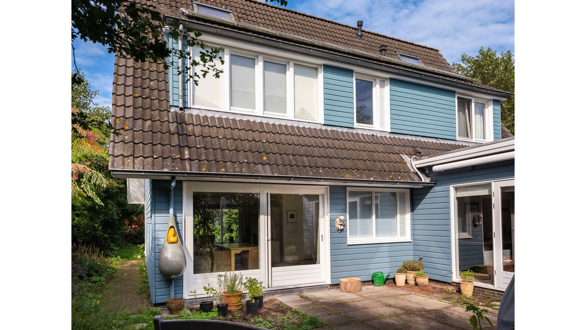 Roddelpraat presentator Jan Roos koopt deze woning in Bergen voor meer dan 1 miljoen euro. Zie foto's 35